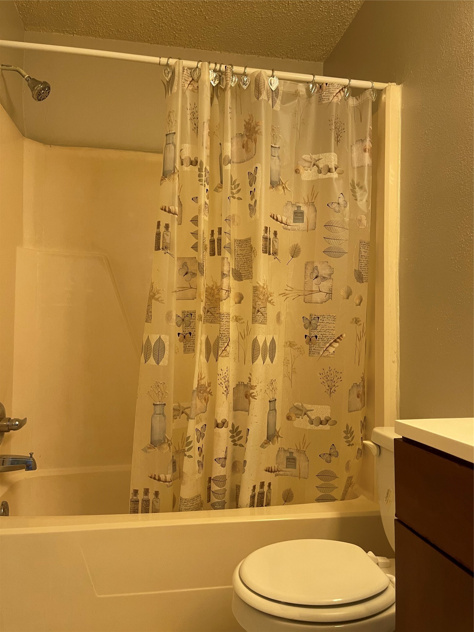 2nd Bath, tub & shower
