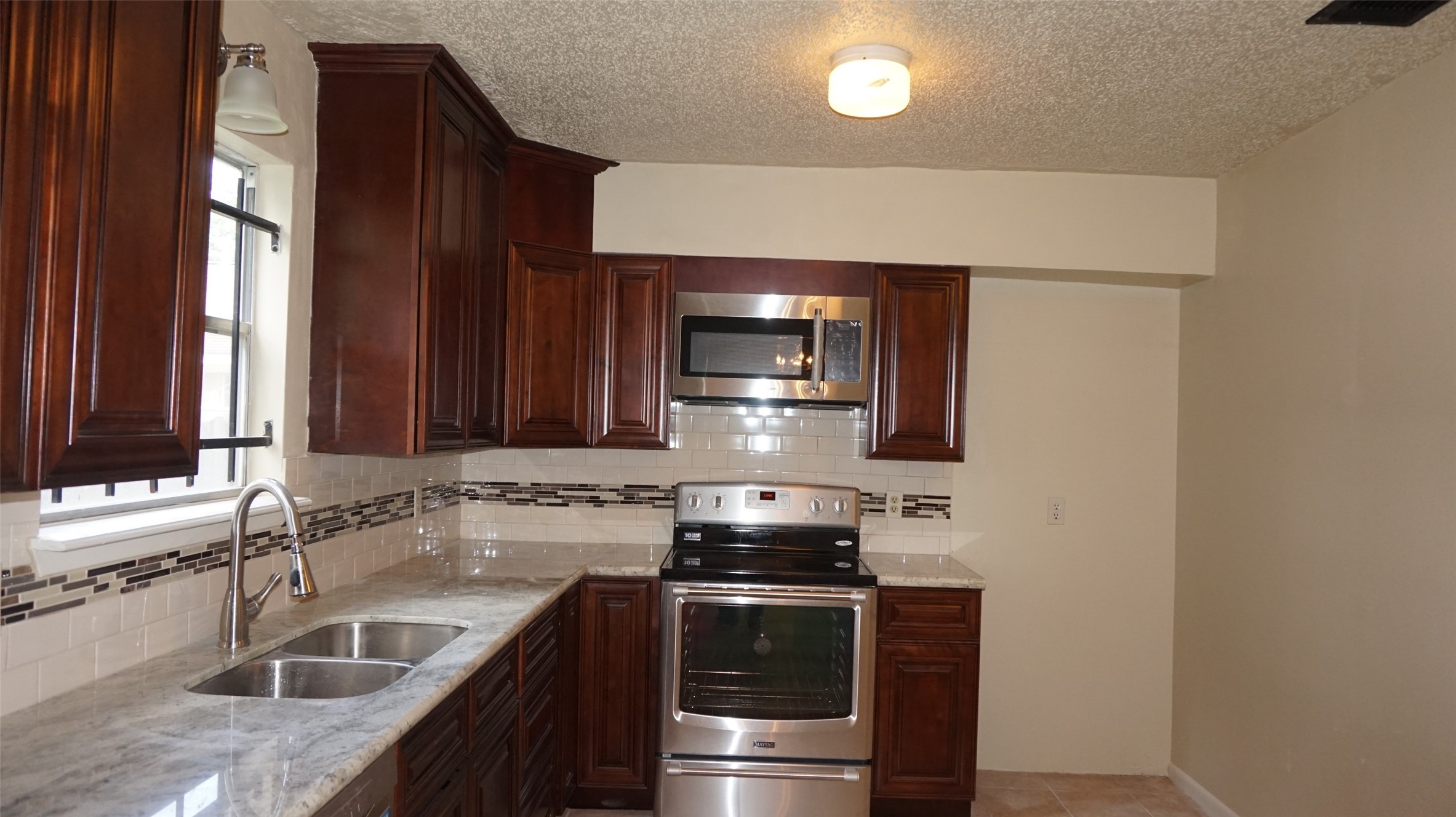 9217 Carousel Lane, Houston, TX 77080