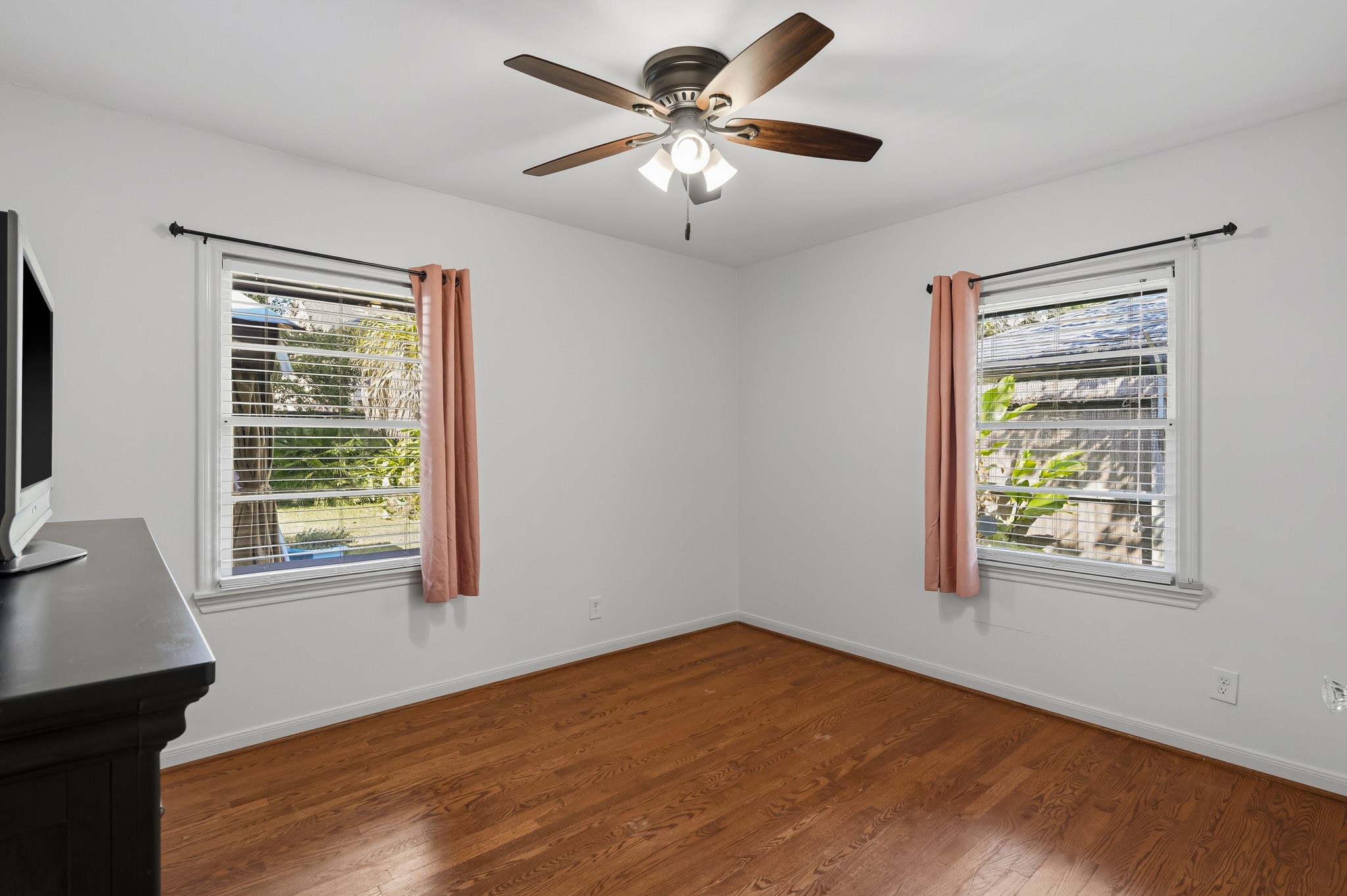 4612 Evergreen Street, Bellaire, TX 77401