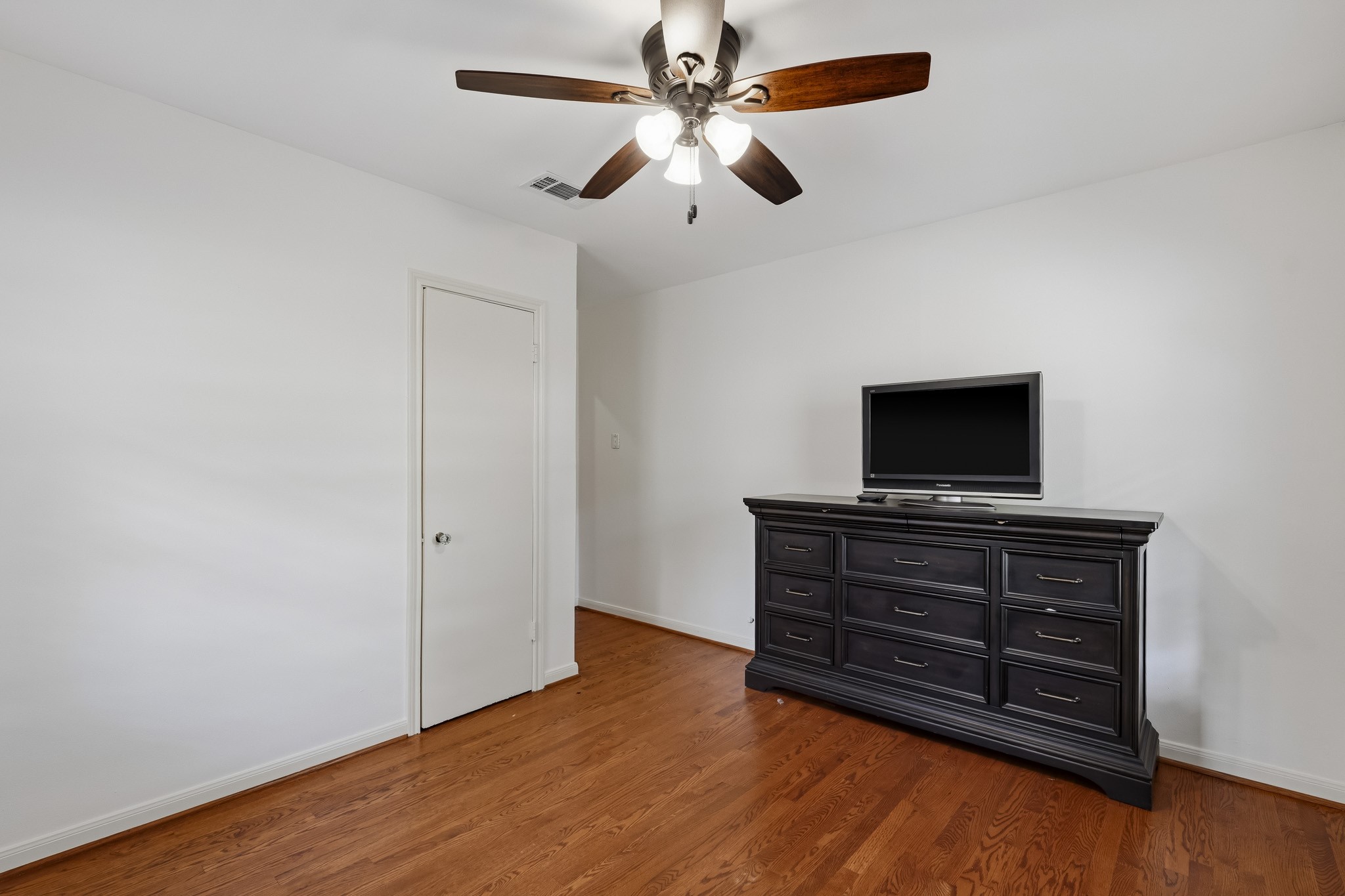 4612 Evergreen Street, Bellaire, TX 77401