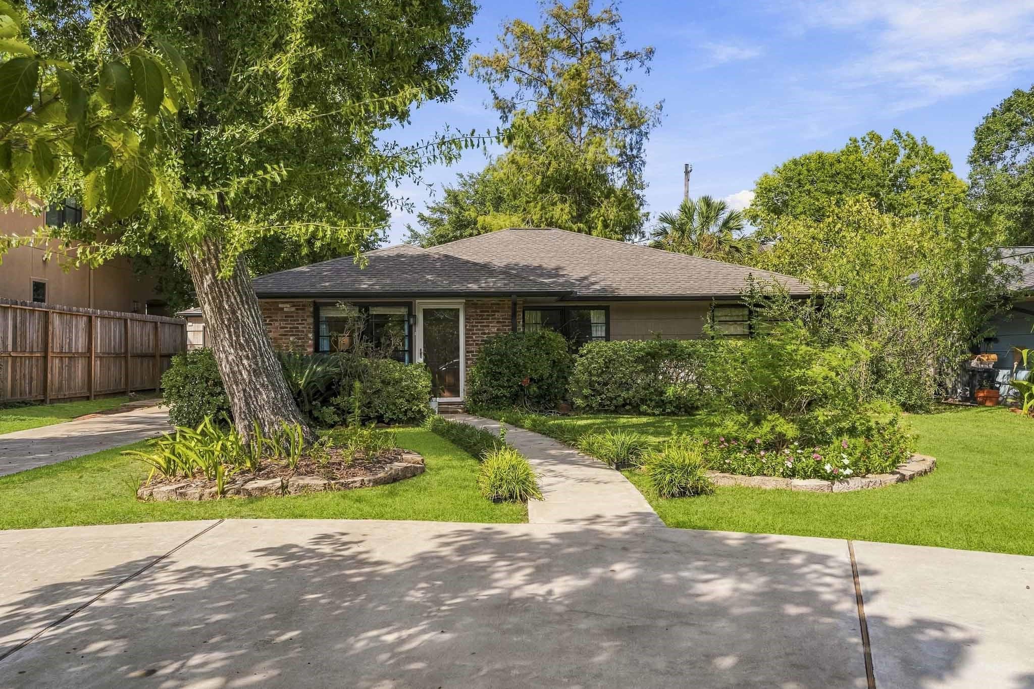 4612 Evergreen Street, Bellaire, TX 77401 4612 Evergreen Street, Bellaire, TX 77401