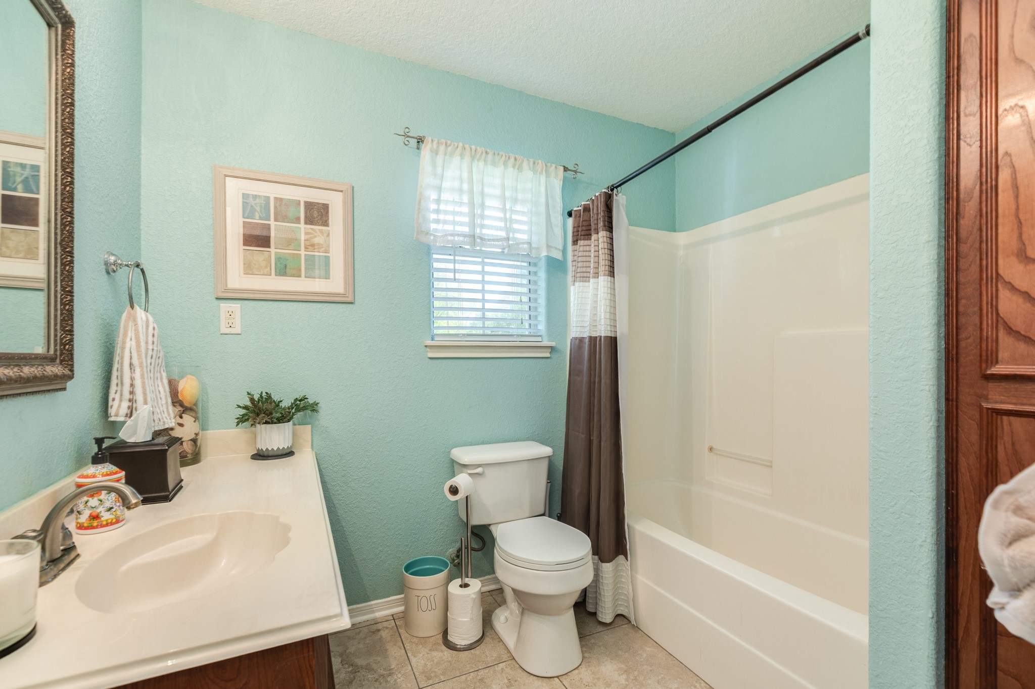 2nd bathroom