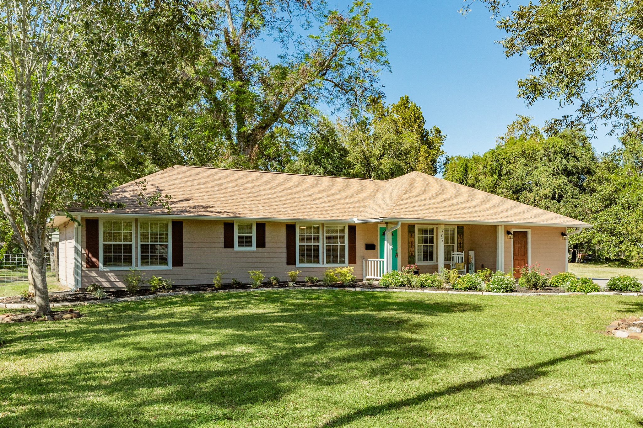 707 Old Ocean Avenue, Sweeny, TX 77480