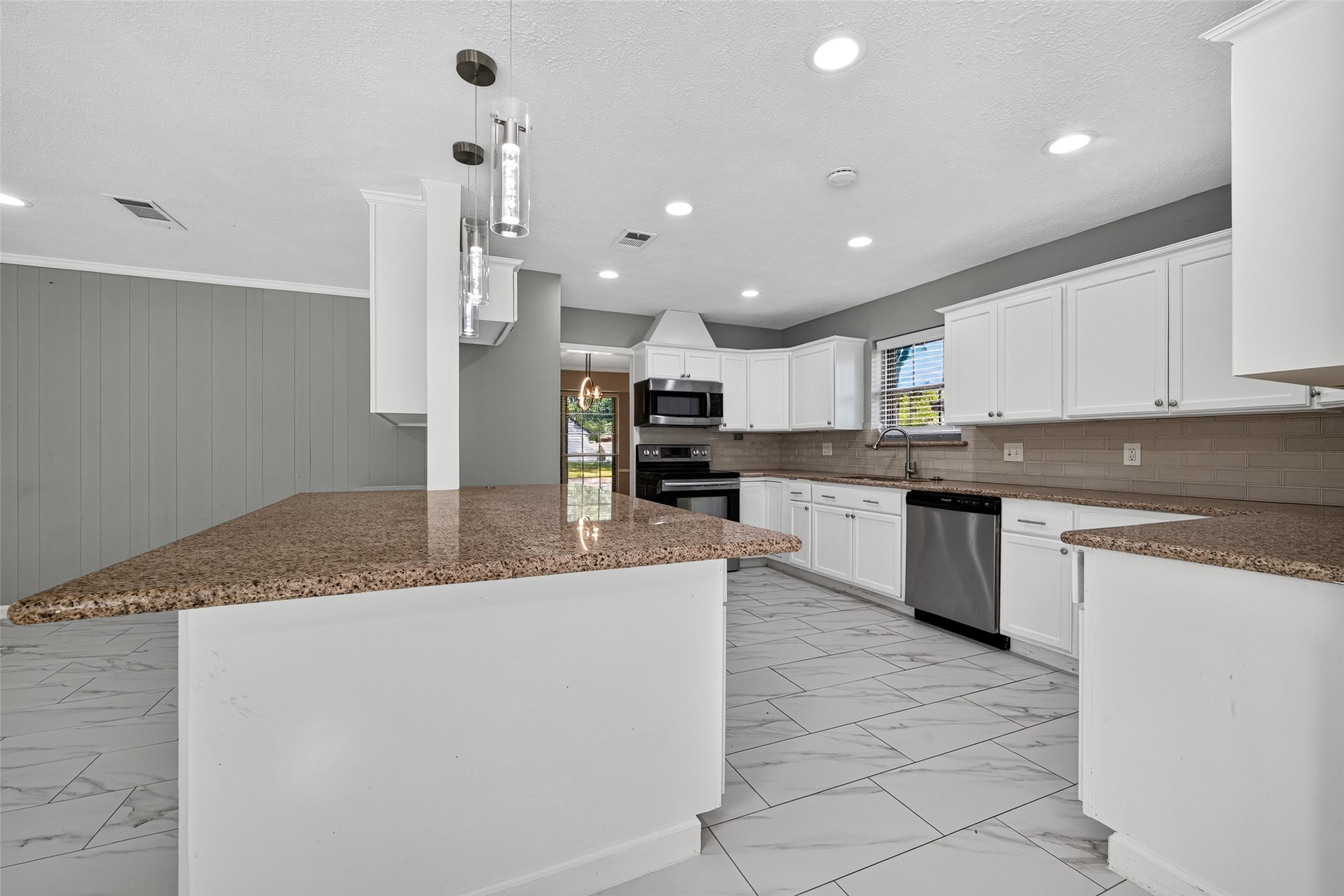 723 Leaflet Lane, Spring, TX 77388