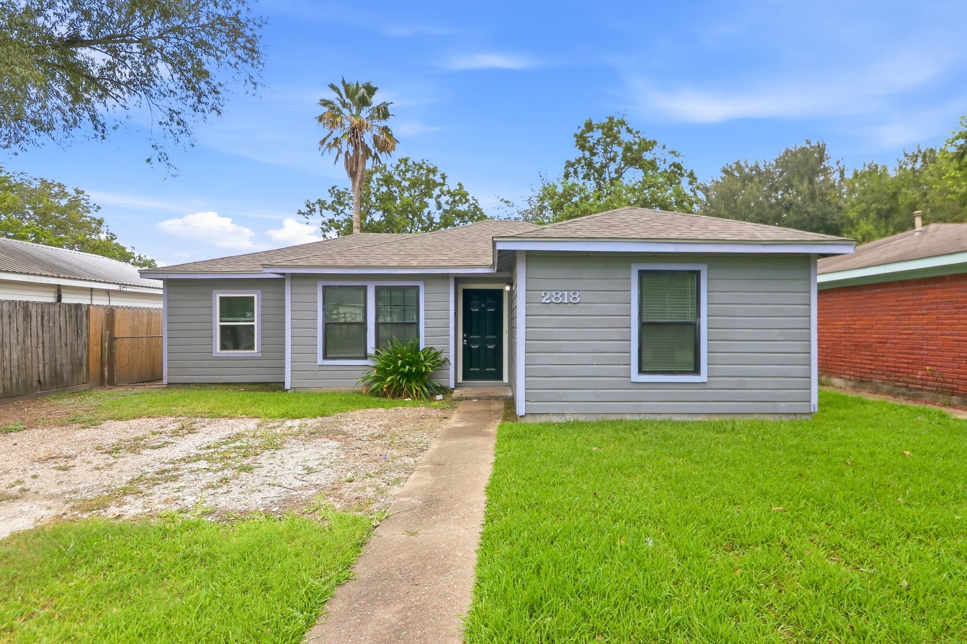 2818 4th Avenue N, Texas City, TX 77590
