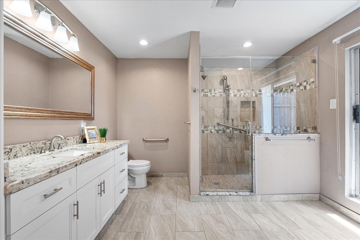 2904 Frostwood Circle, Dickinson, TX 77539