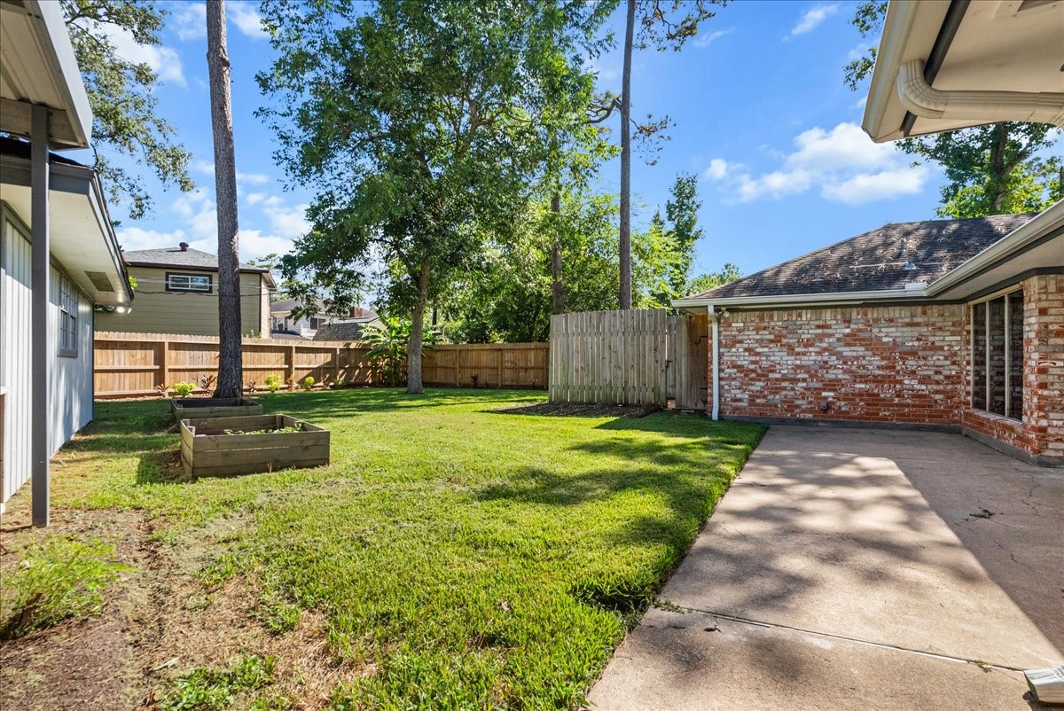 2904 Frostwood Circle, Dickinson, TX 77539