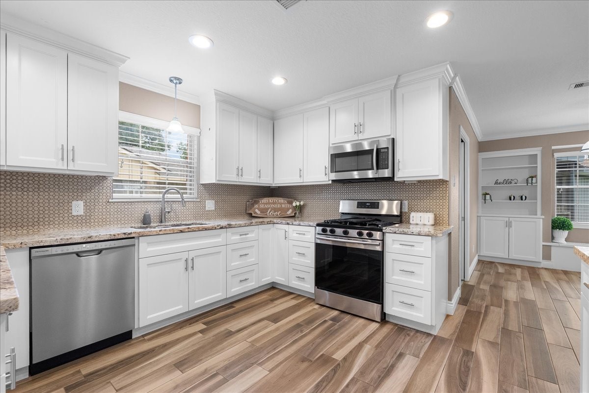 2904 Frostwood Circle, Dickinson, TX 77539