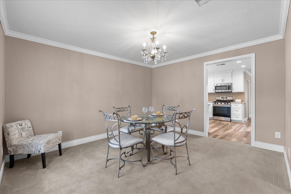 2904 Frostwood Circle, Dickinson, TX 77539