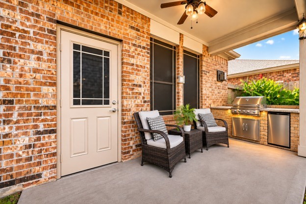 **********VIRTUALLY STAGED: Rendering of outdoor kitchen