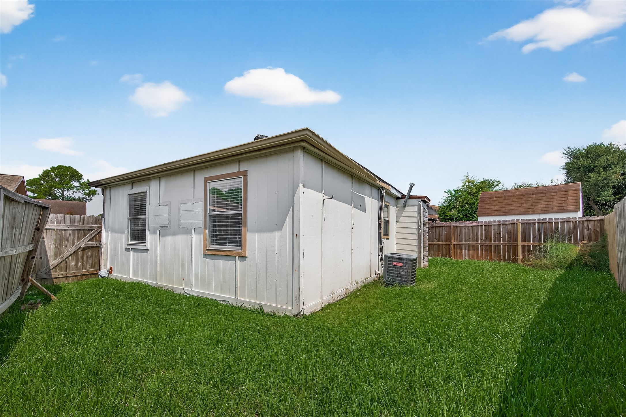 9858 Sageaspen Lane, Houston, TX 77089