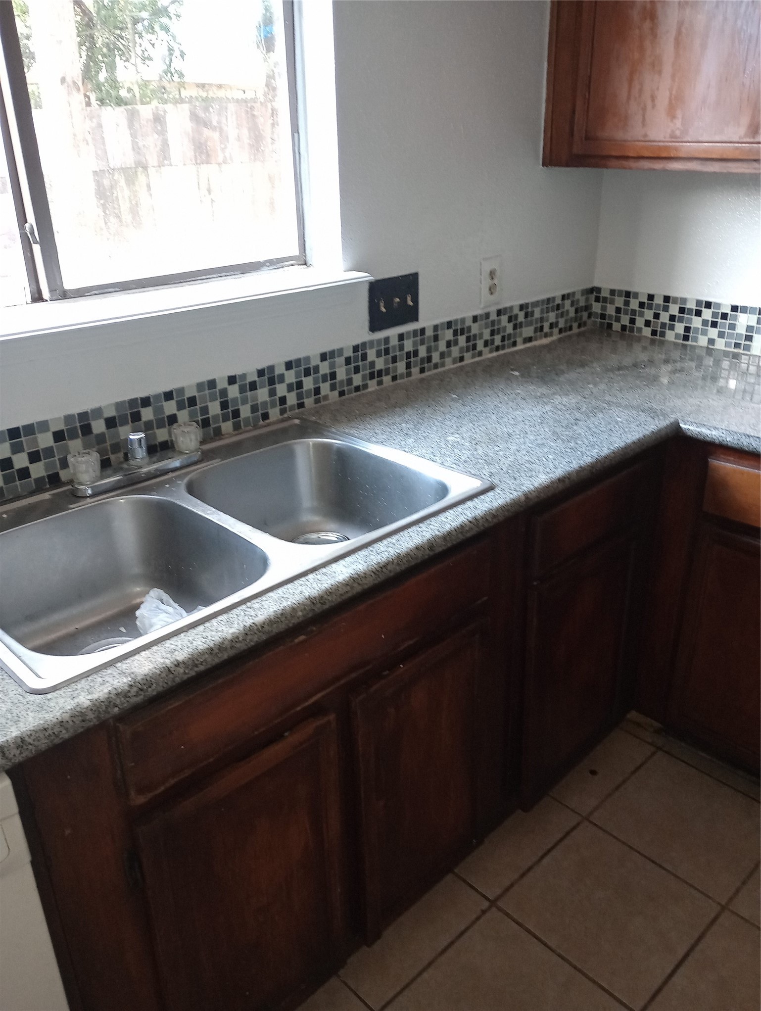 Kitchen sink has disposal