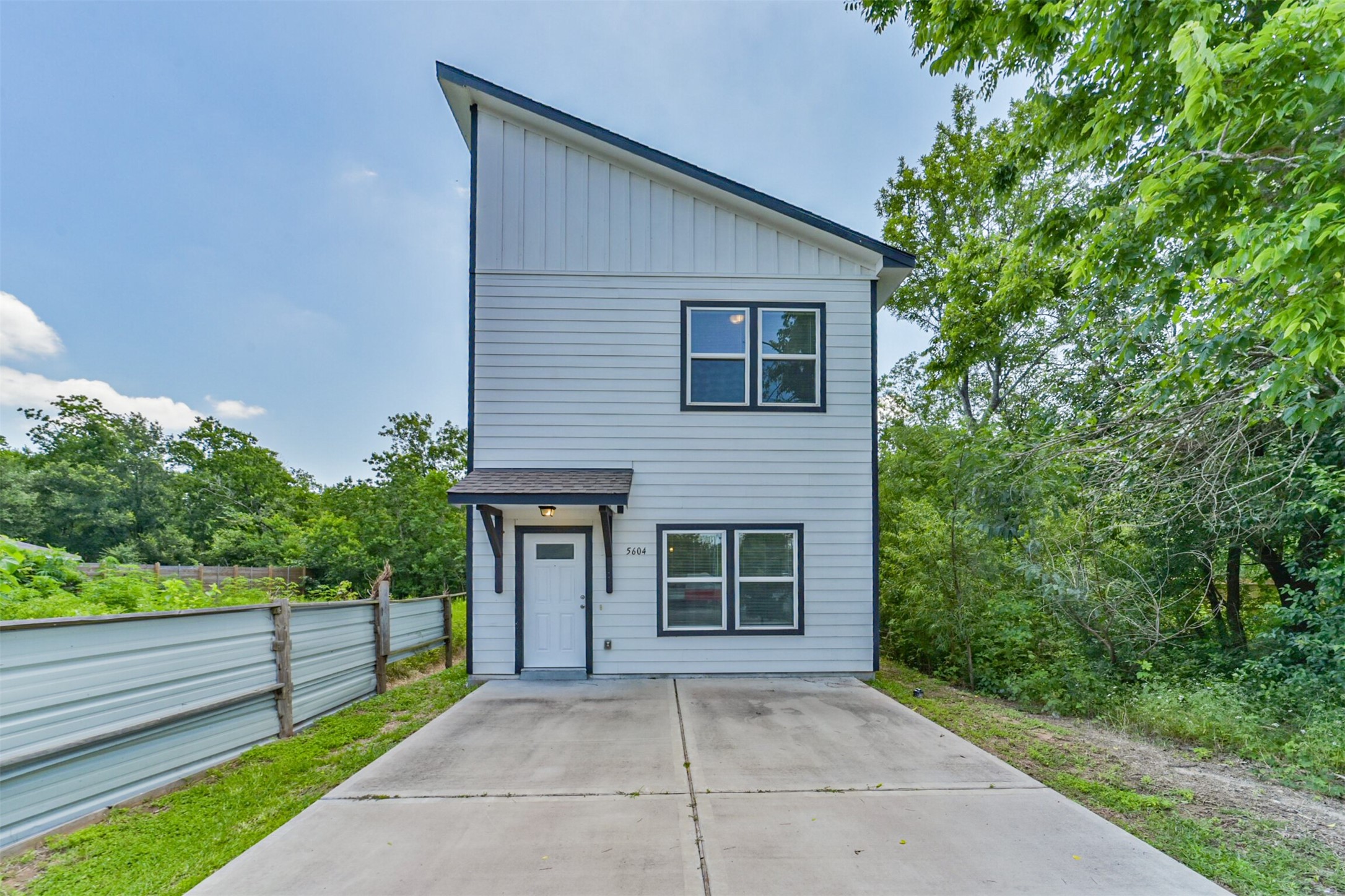 5604 Eastland Street, Houston, TX 77028 5604 Eastland Street, Houston, TX 77028
