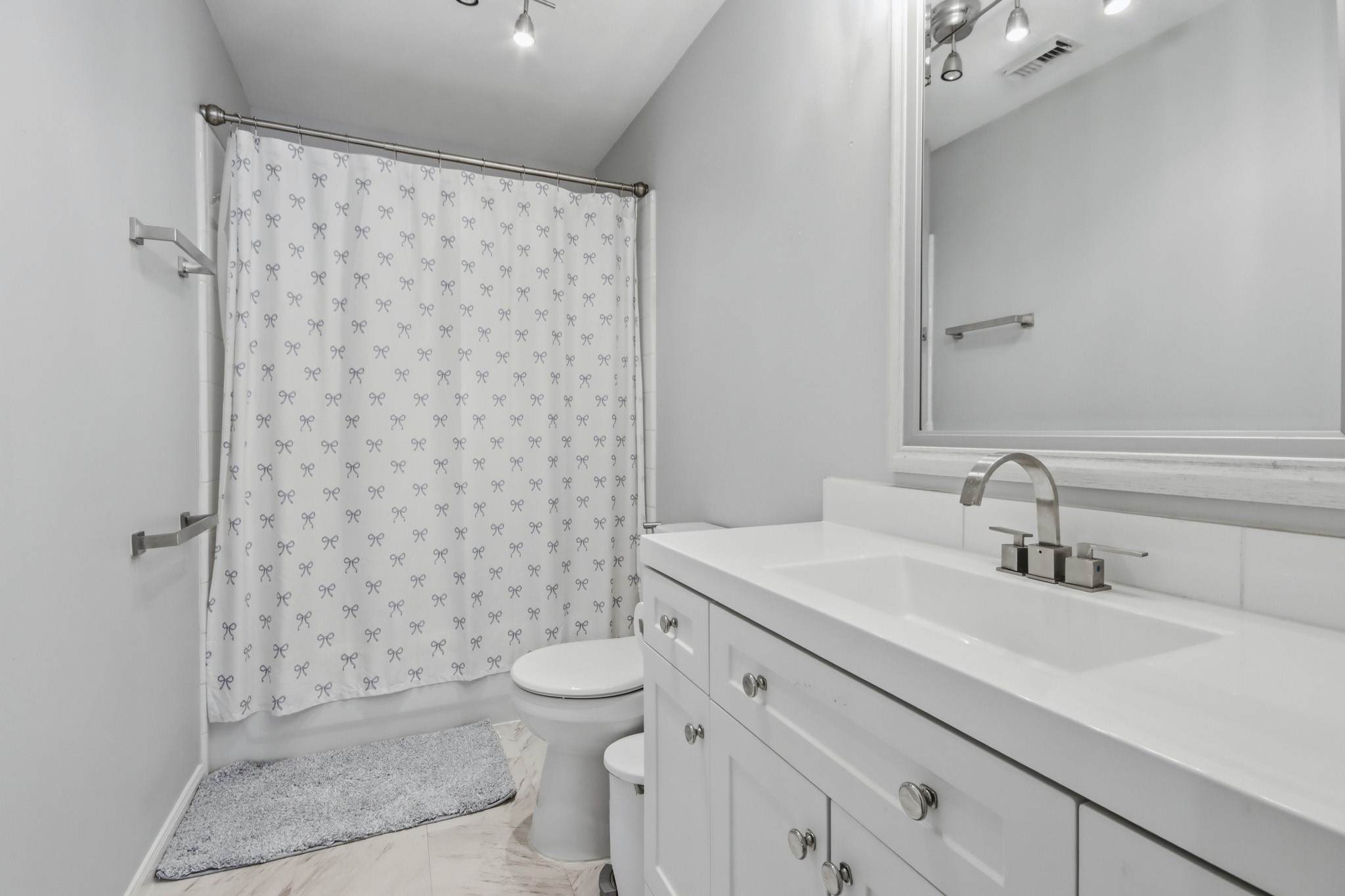 25450 Barmby Drive, Tomball, TX 77375