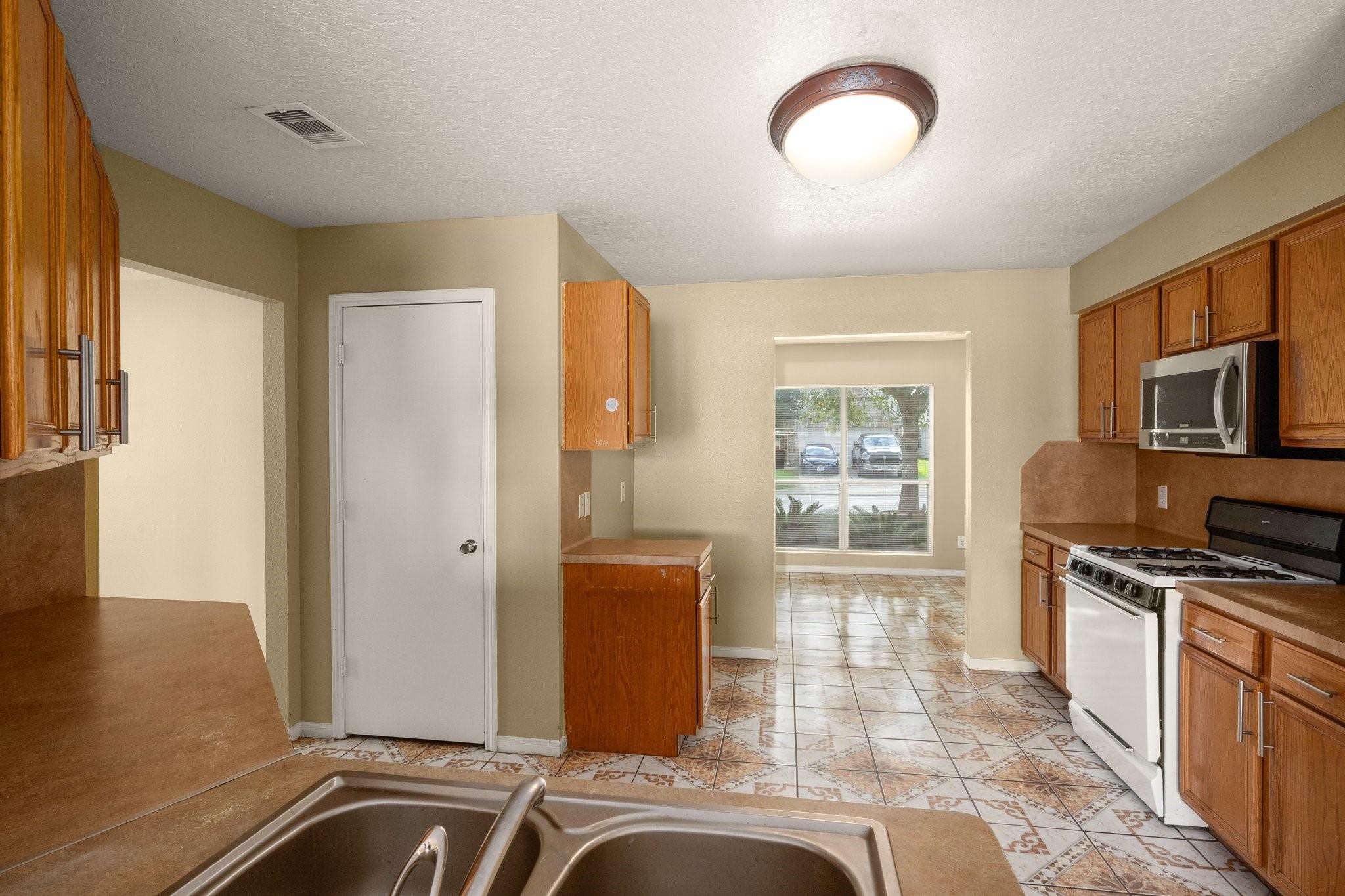 1119 Mossy Branch Street, Houston, TX 77073
