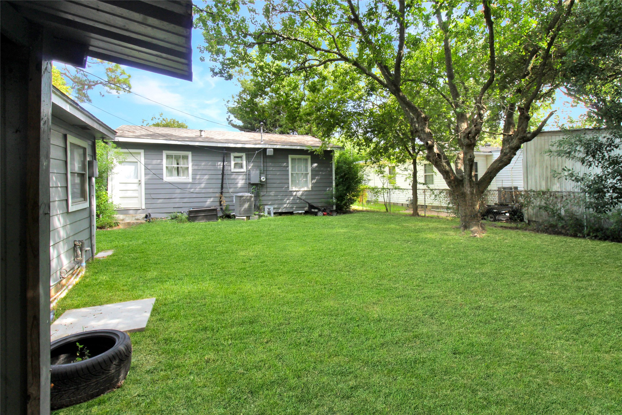 1009 11th Street N, Texas City, TX 77590 1009 11th Street N, Texas City, TX 77590