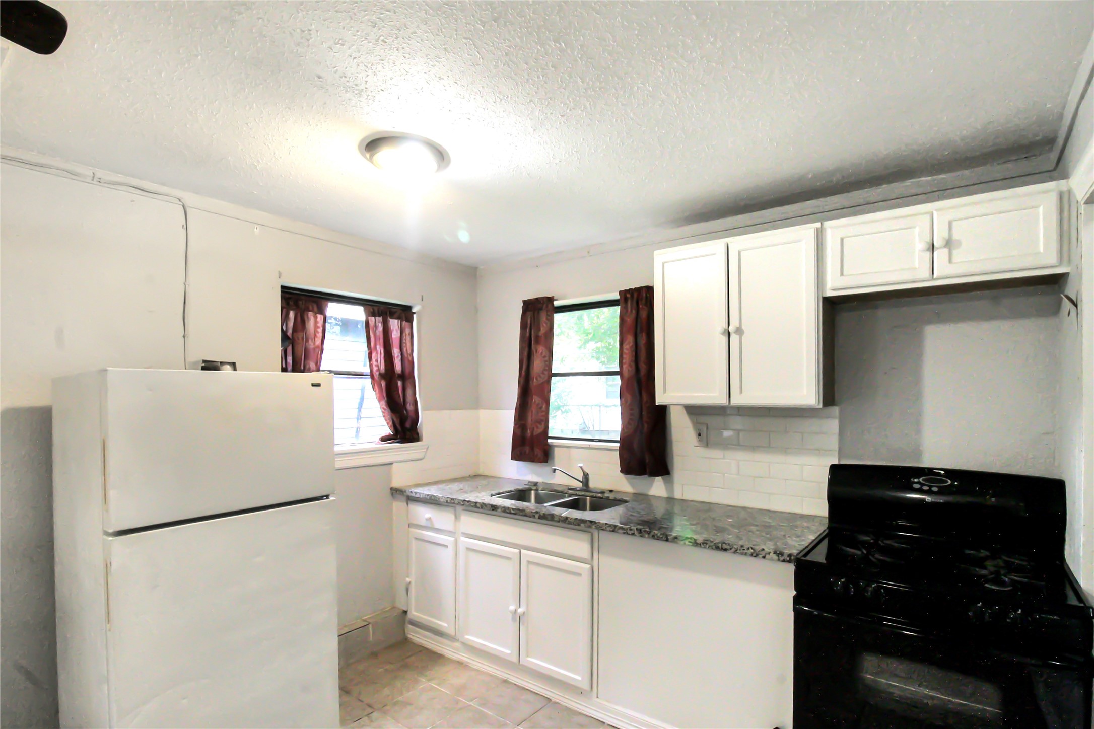 1009 11th Street N, Texas City, TX 77590