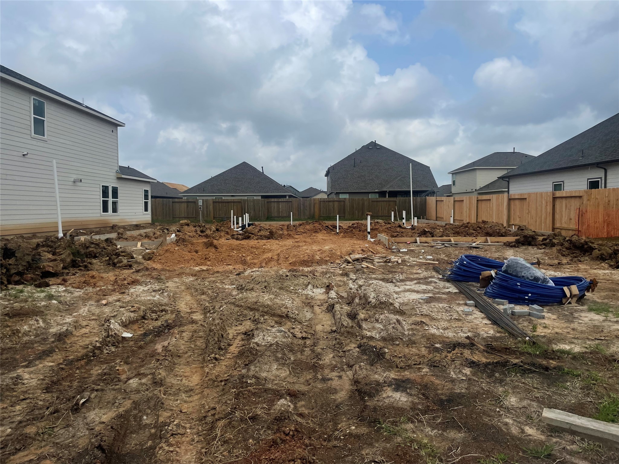 763 Woodhaven Lakes Drive, La Marque, TX 77568