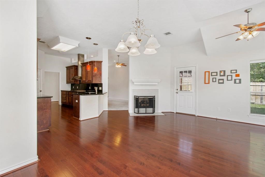 913 Christi Lynn Lane, Conroe, TX 77304