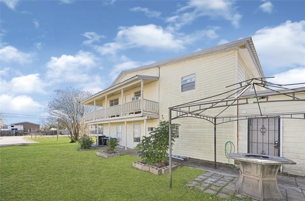 610 12th Street, Dickinson, TX 77539