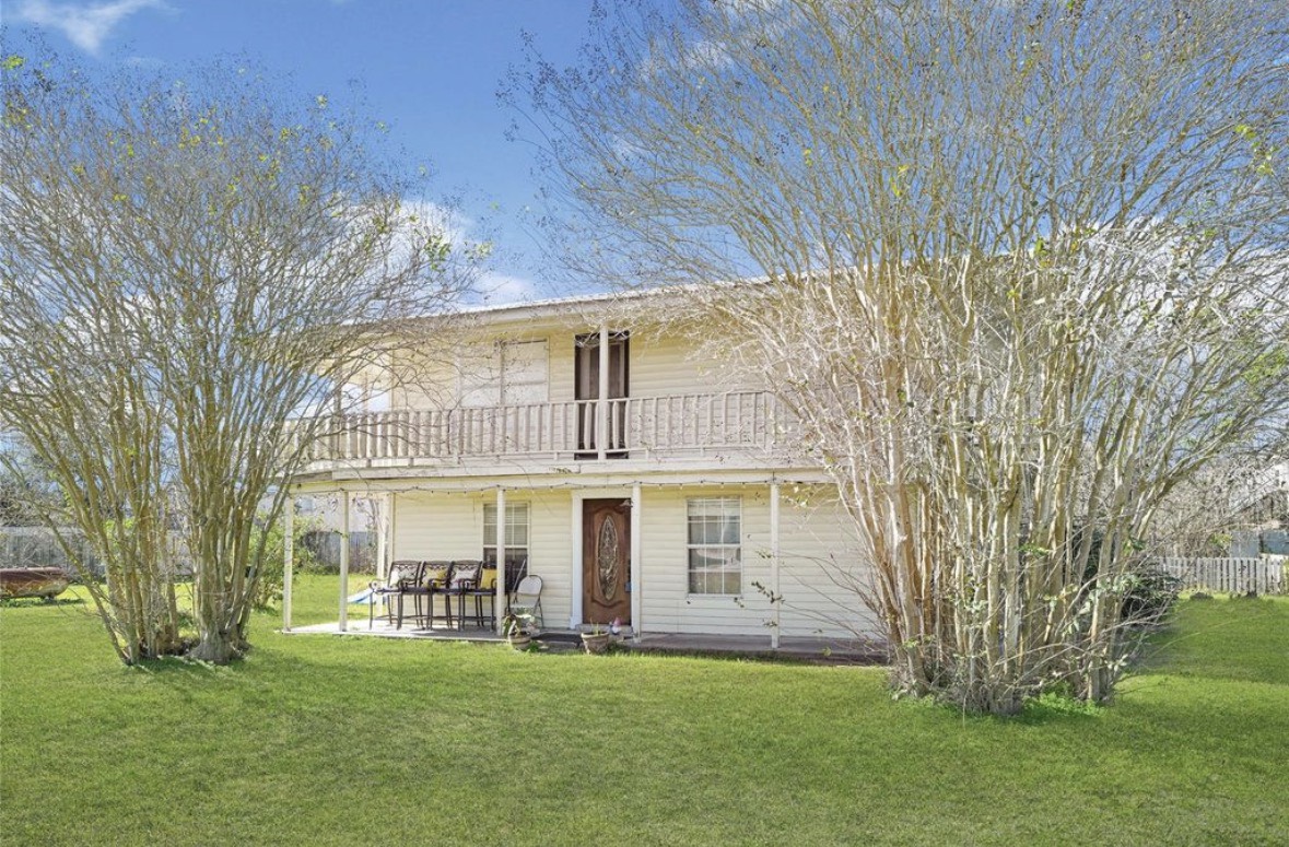 610 12th Street, Dickinson, TX 77539 610 12th Street, Dickinson, TX 77539