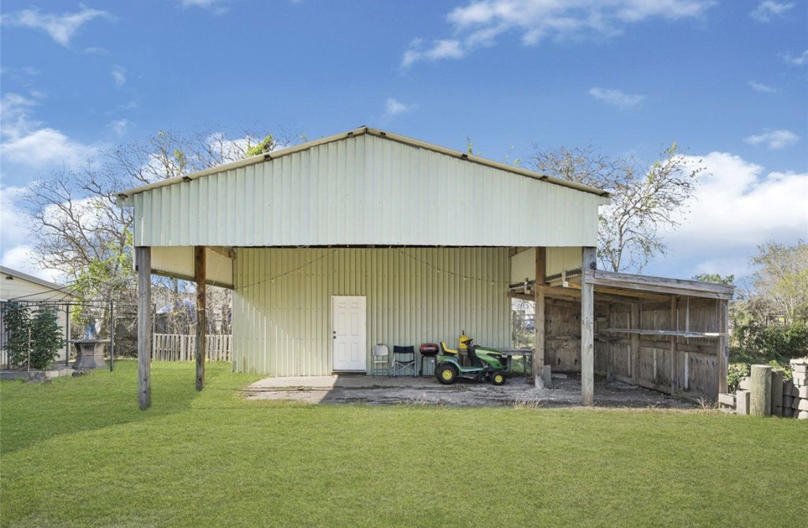 610 12th Street, Dickinson, TX 77539 610 12th Street, Dickinson, TX 77539