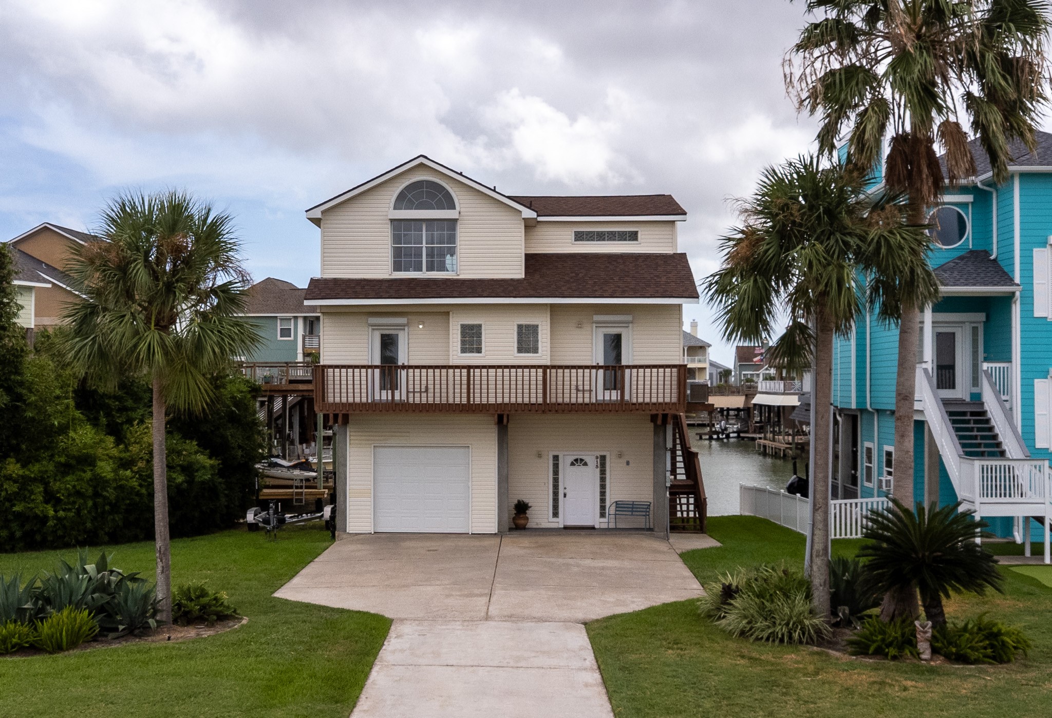 Welcome home to 915 Tiki Dr.