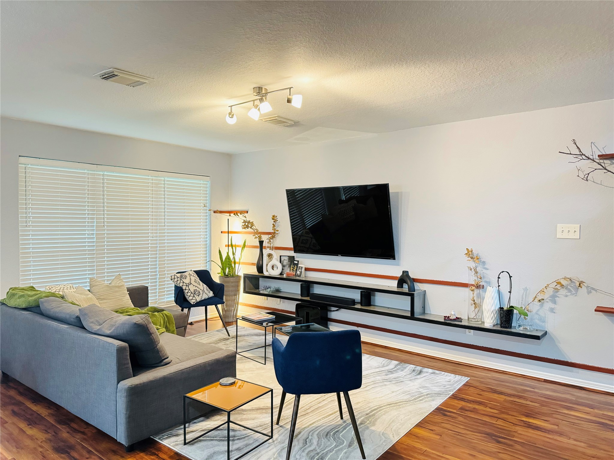 11927 W Vita Circle, Houston, TX 77070 11927 W Vita Circle, Houston, TX 77070