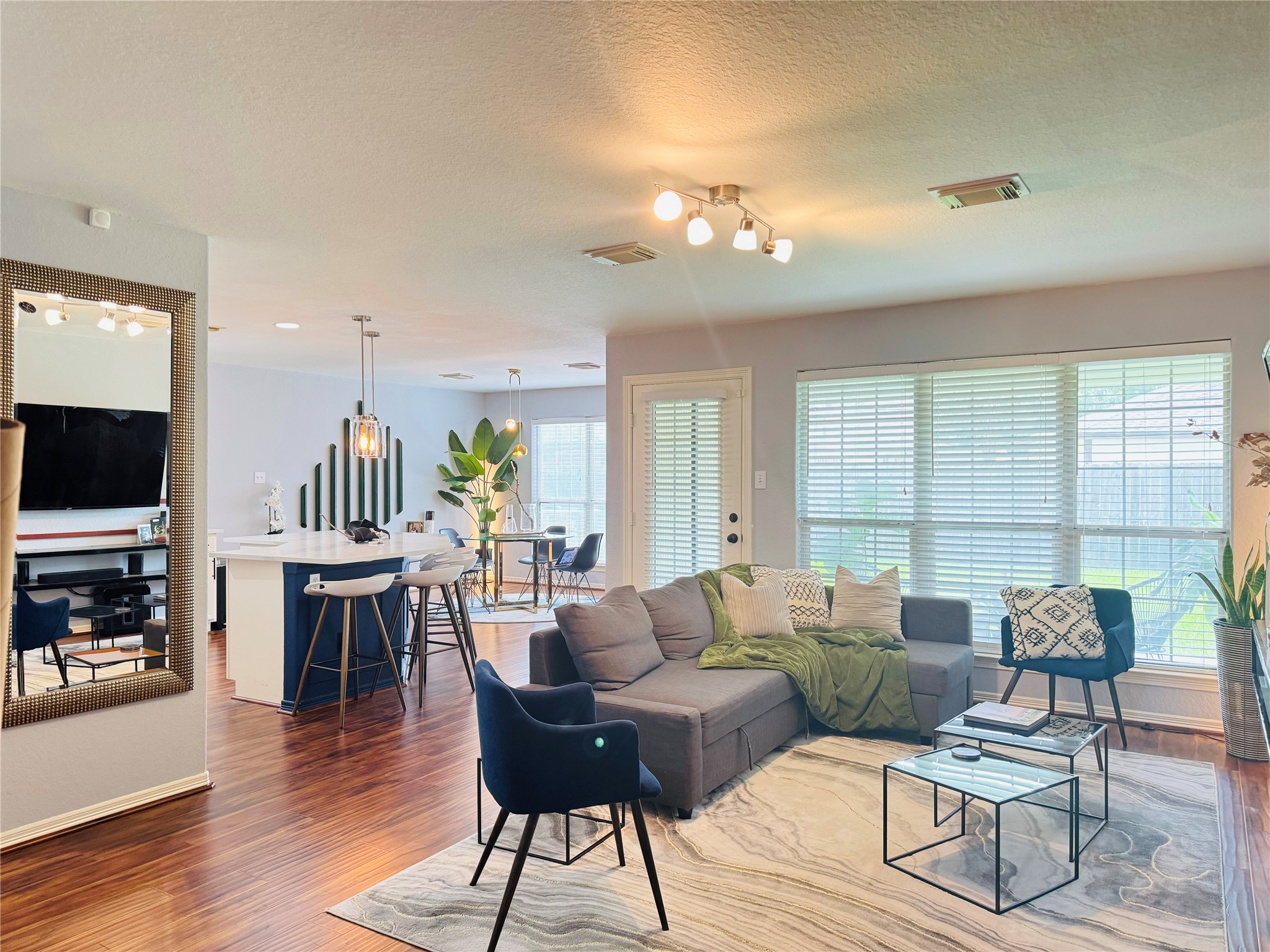 11927 W Vita Circle, Houston, TX 77070 11927 W Vita Circle, Houston, TX 77070