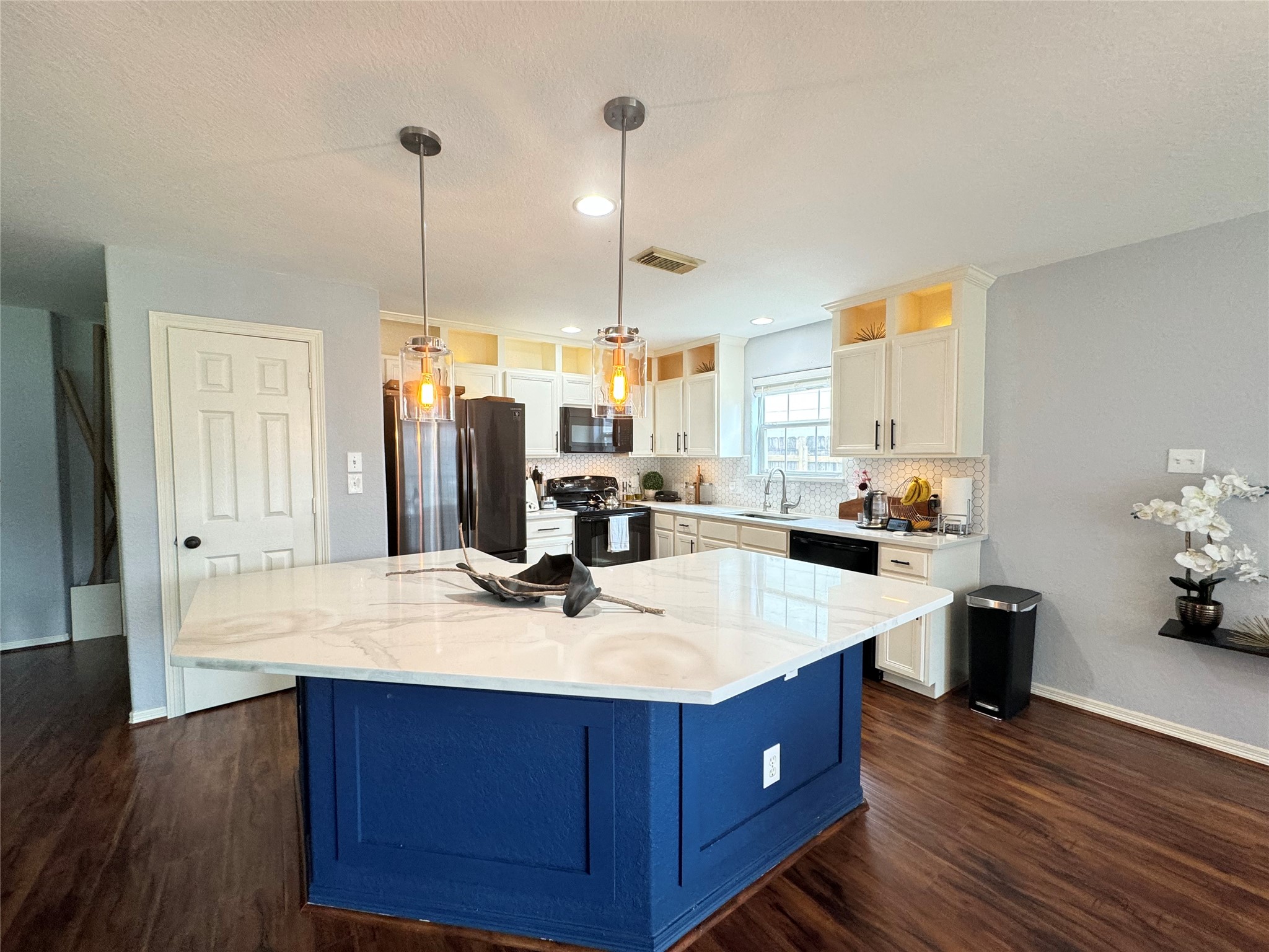 11927 W Vita Circle, Houston, TX 77070 11927 W Vita Circle, Houston, TX 77070