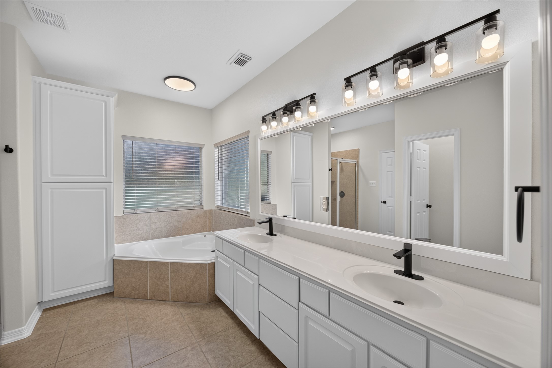 19002 Jennifer Lane, Cleveland, TX 77328