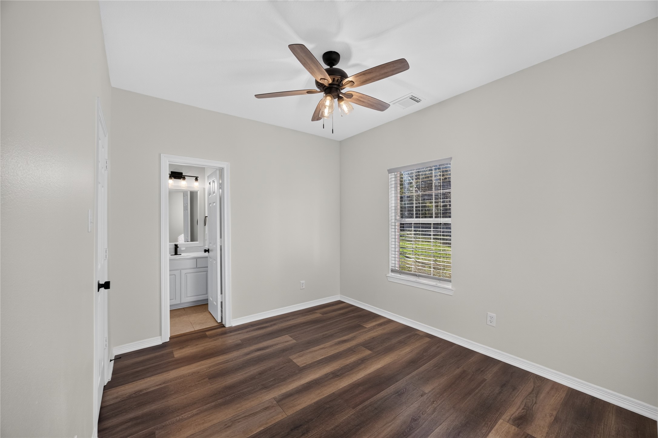 19002 Jennifer Lane, Cleveland, TX 77328