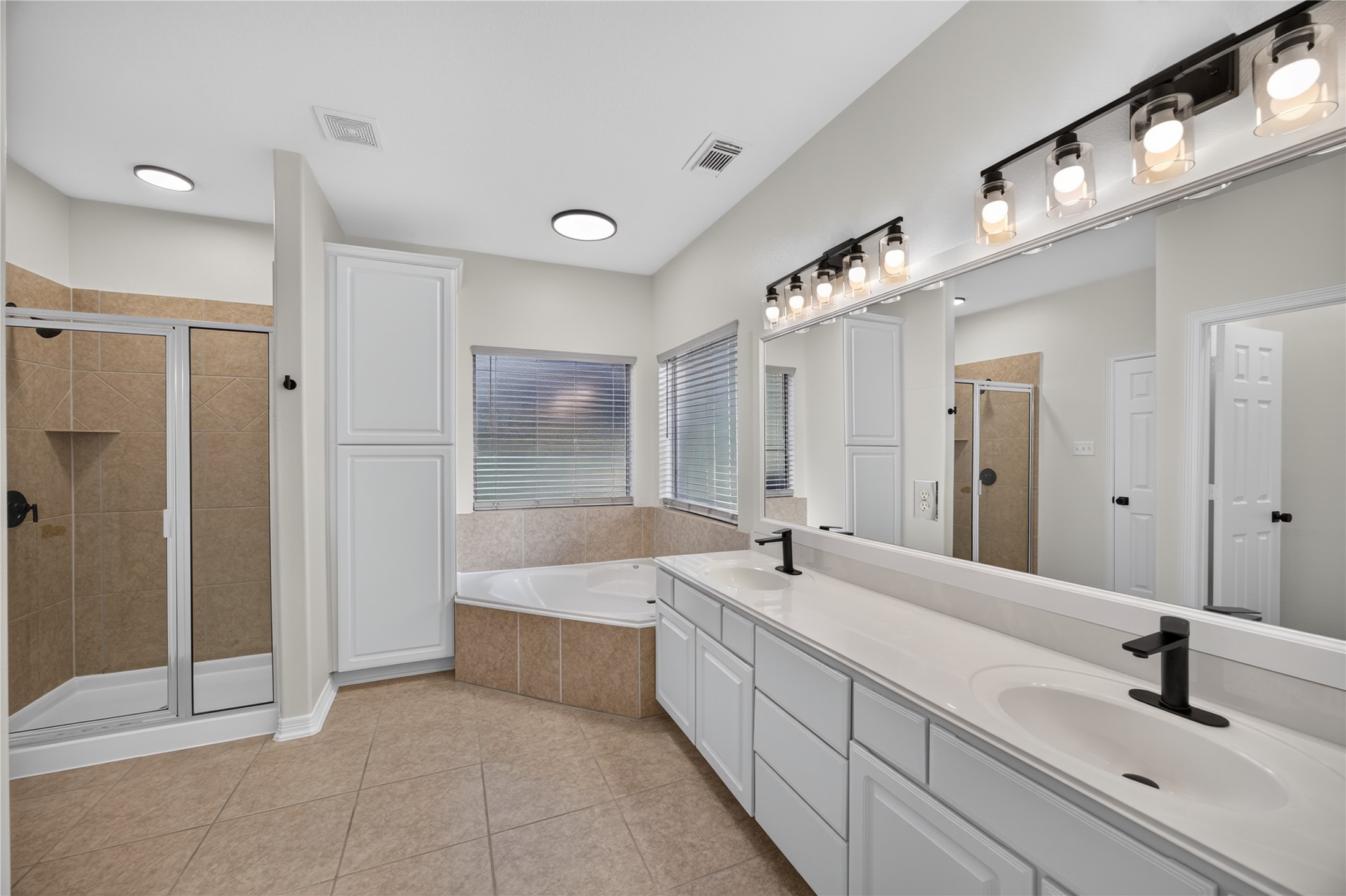 19002 Jennifer Lane, Cleveland, TX 77328