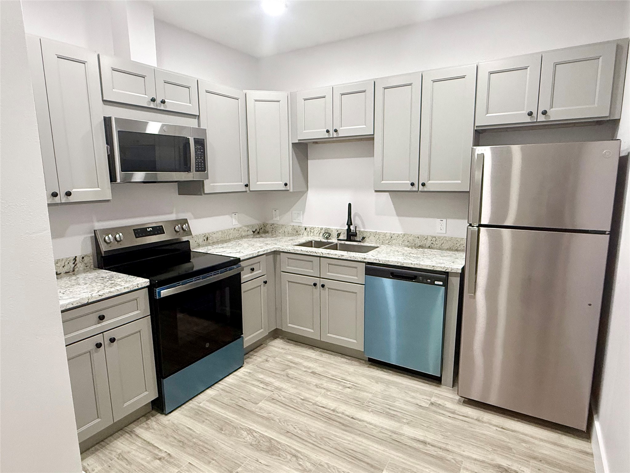 9508 Quaker Court, #B, Rosharon, TX 77583