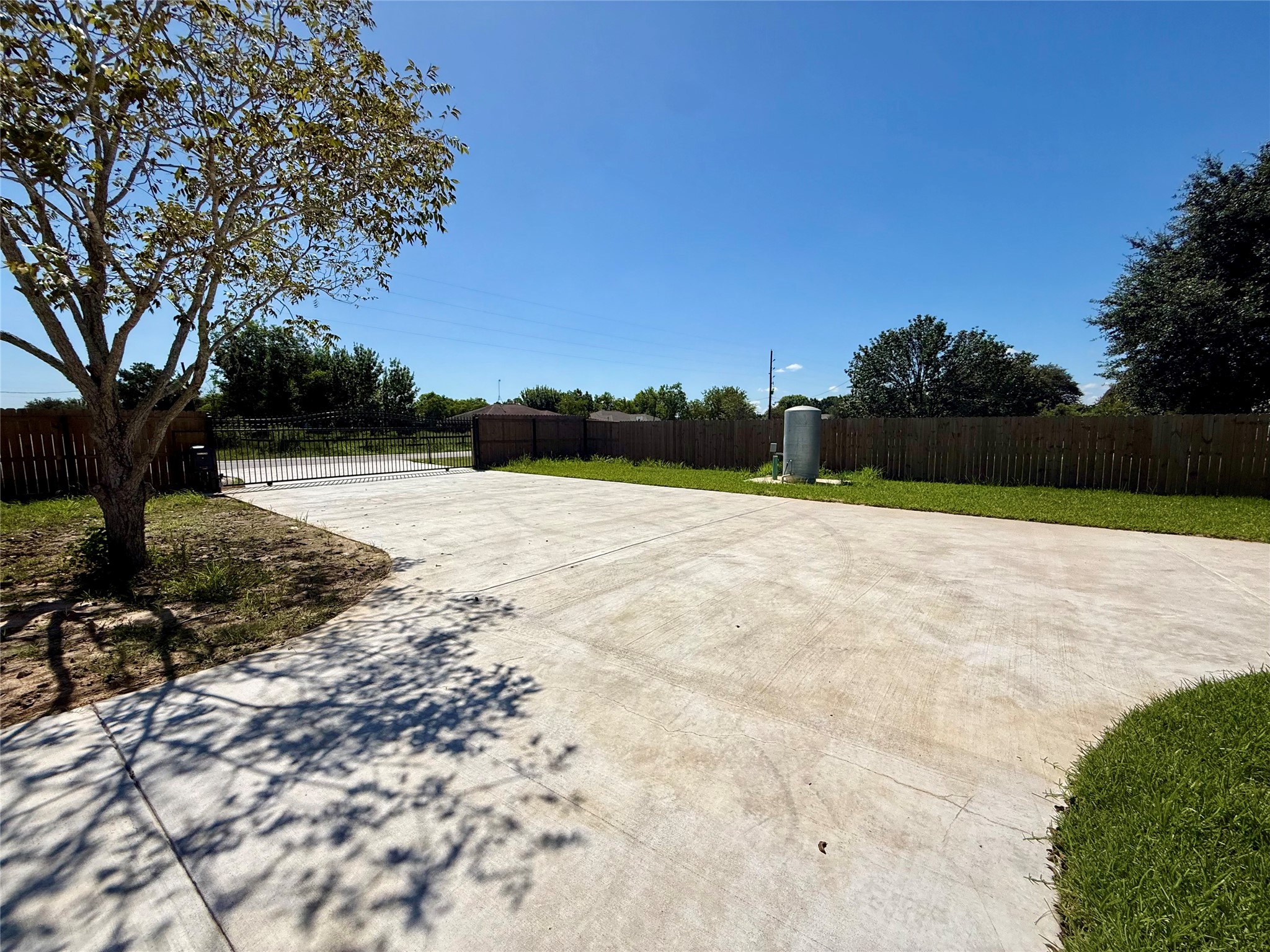 9508 Quaker Court, #B, Rosharon, TX 77583