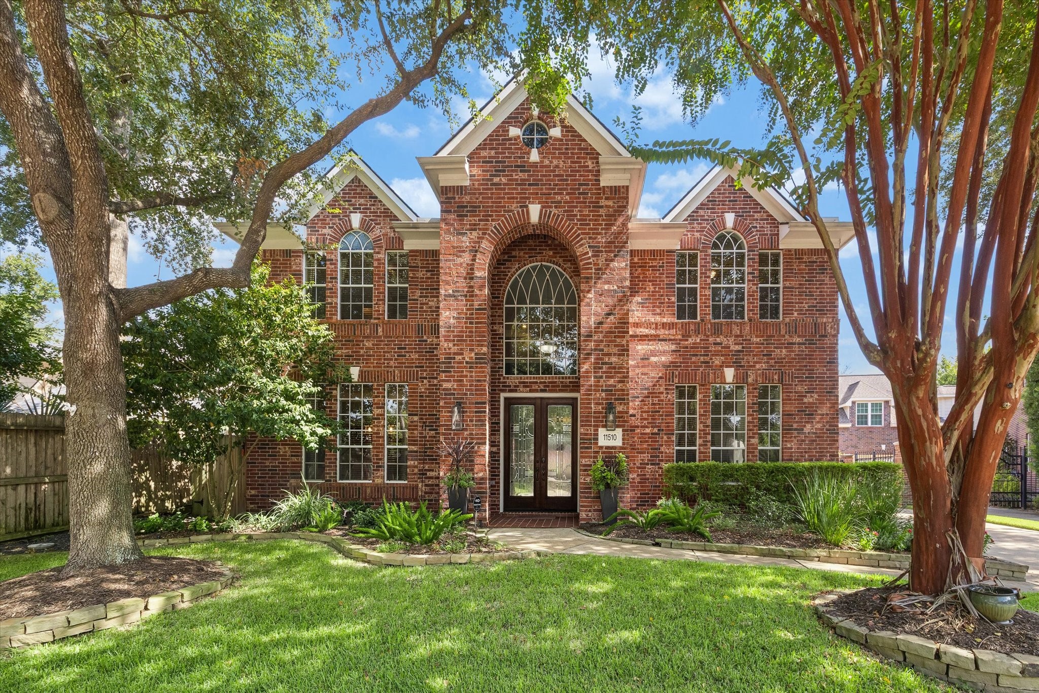 Welcome to Lakewood Grove, 6 bedroom home on an idyllic cul-de-sac