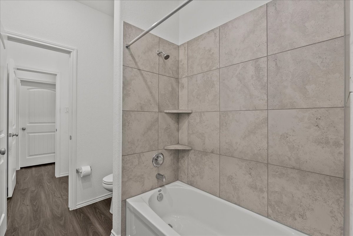 630 Harbor Colony Lane, La Marque, TX 77568