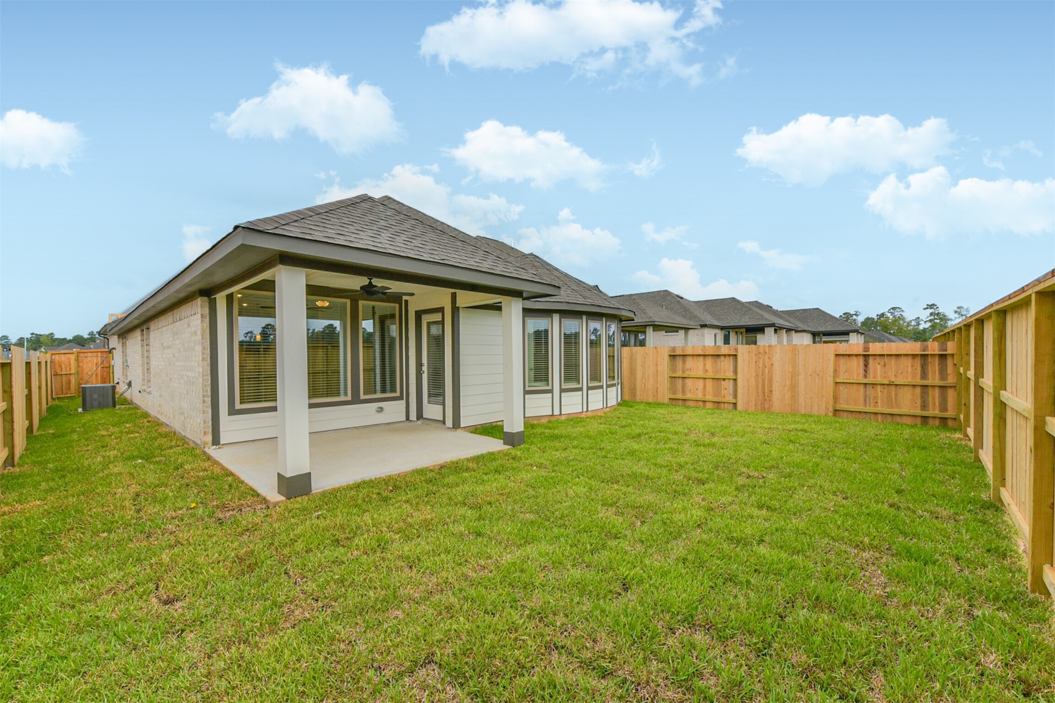 455 Mathis Lake, Conroe, TX 77304