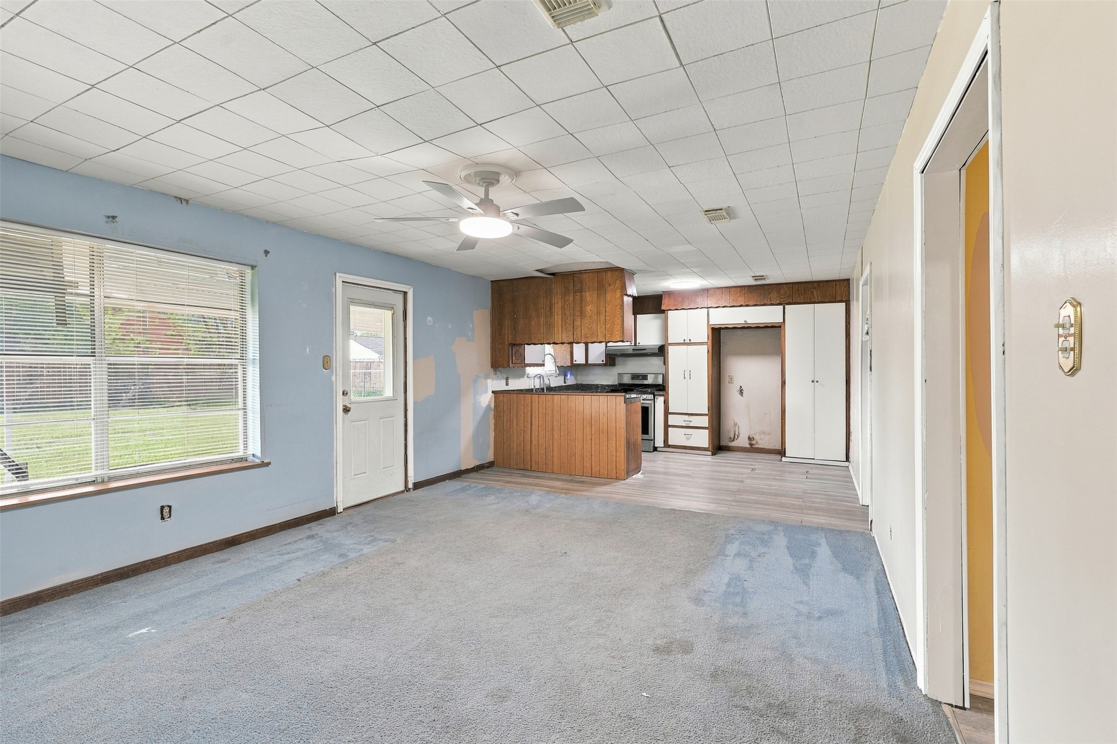 1906 Kings Lane, Alvin, TX 77511