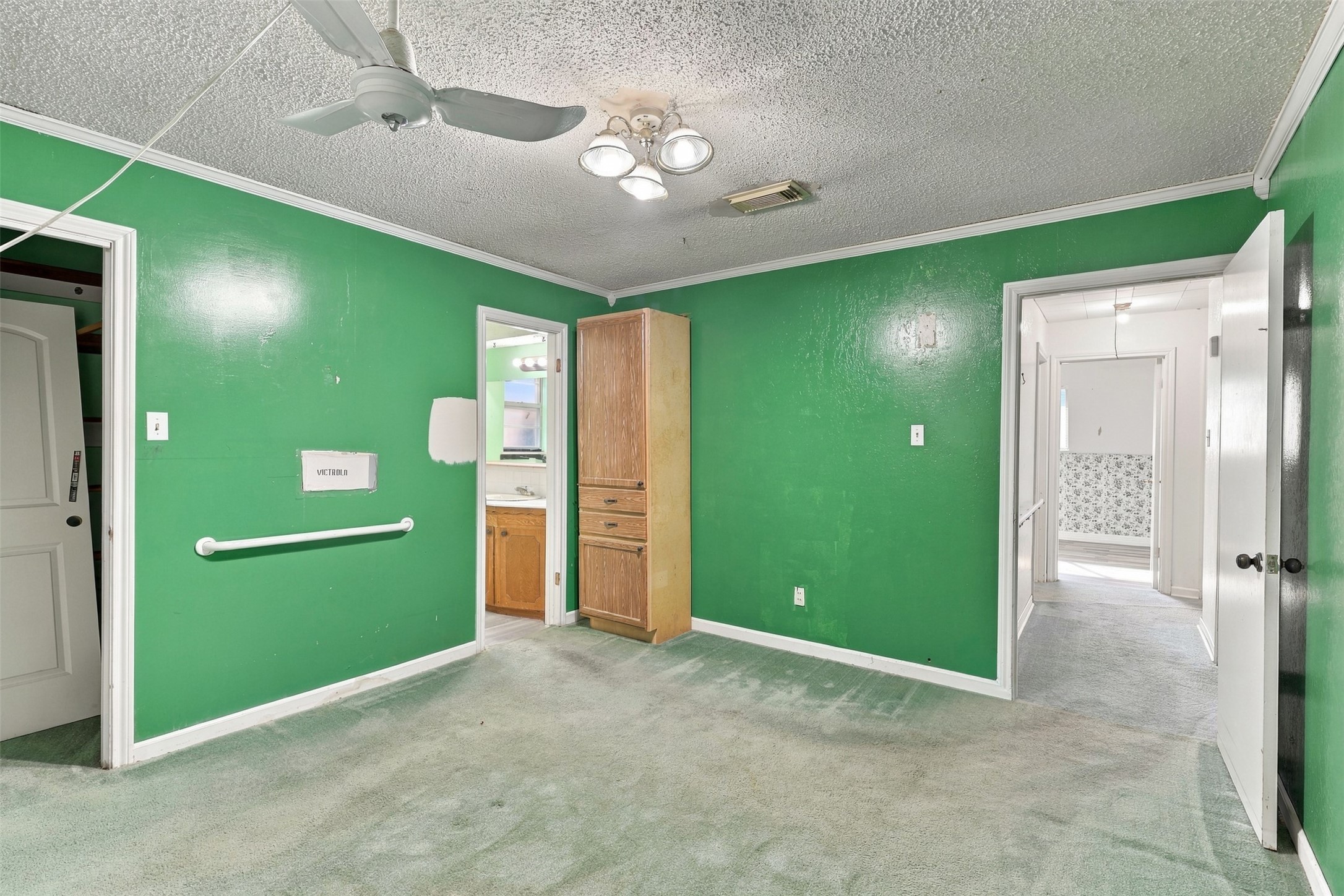 1906 Kings Lane, Alvin, TX 77511