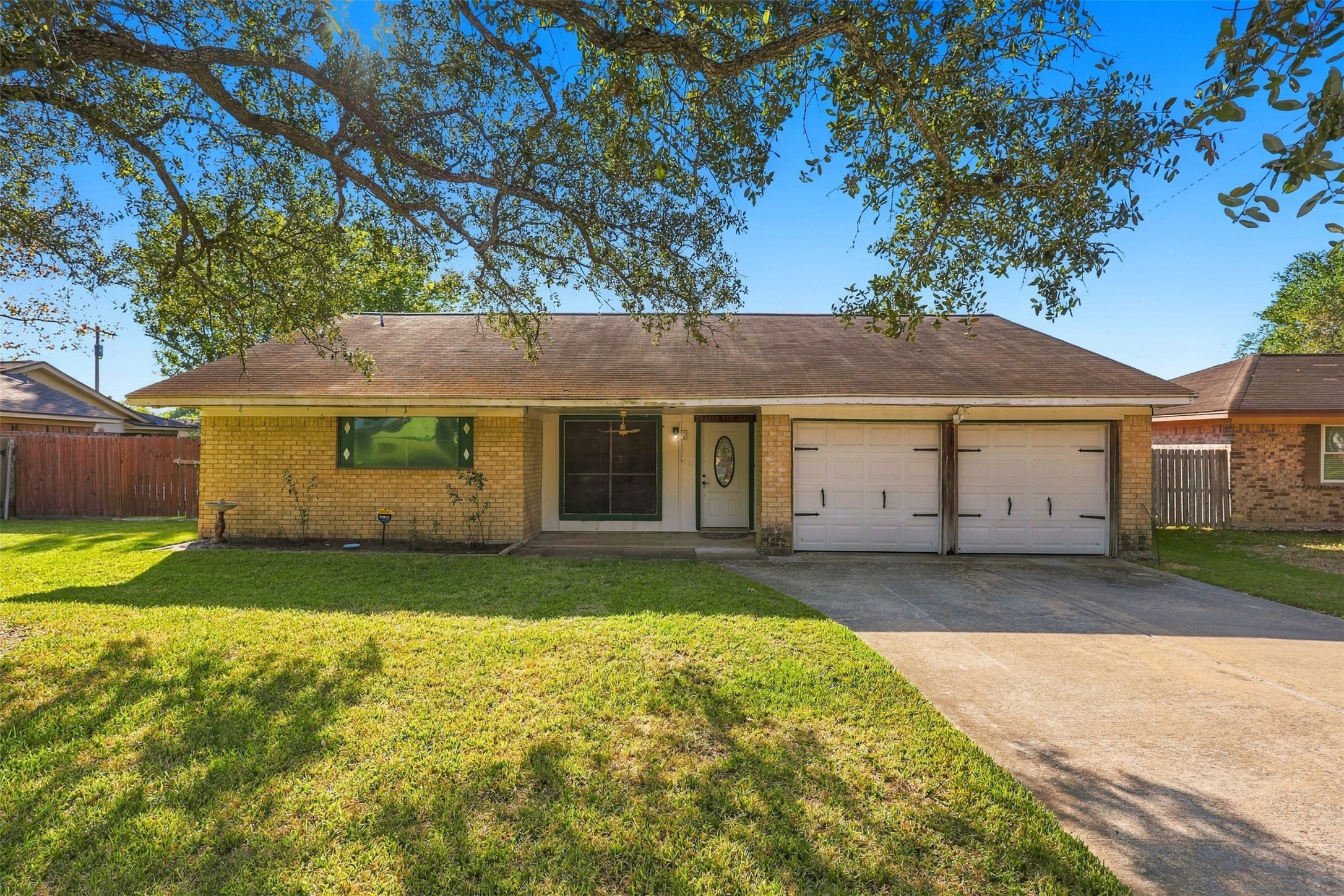 1906 Kings Lane, Alvin, TX 77511 1906 Kings Lane, Alvin, TX 77511