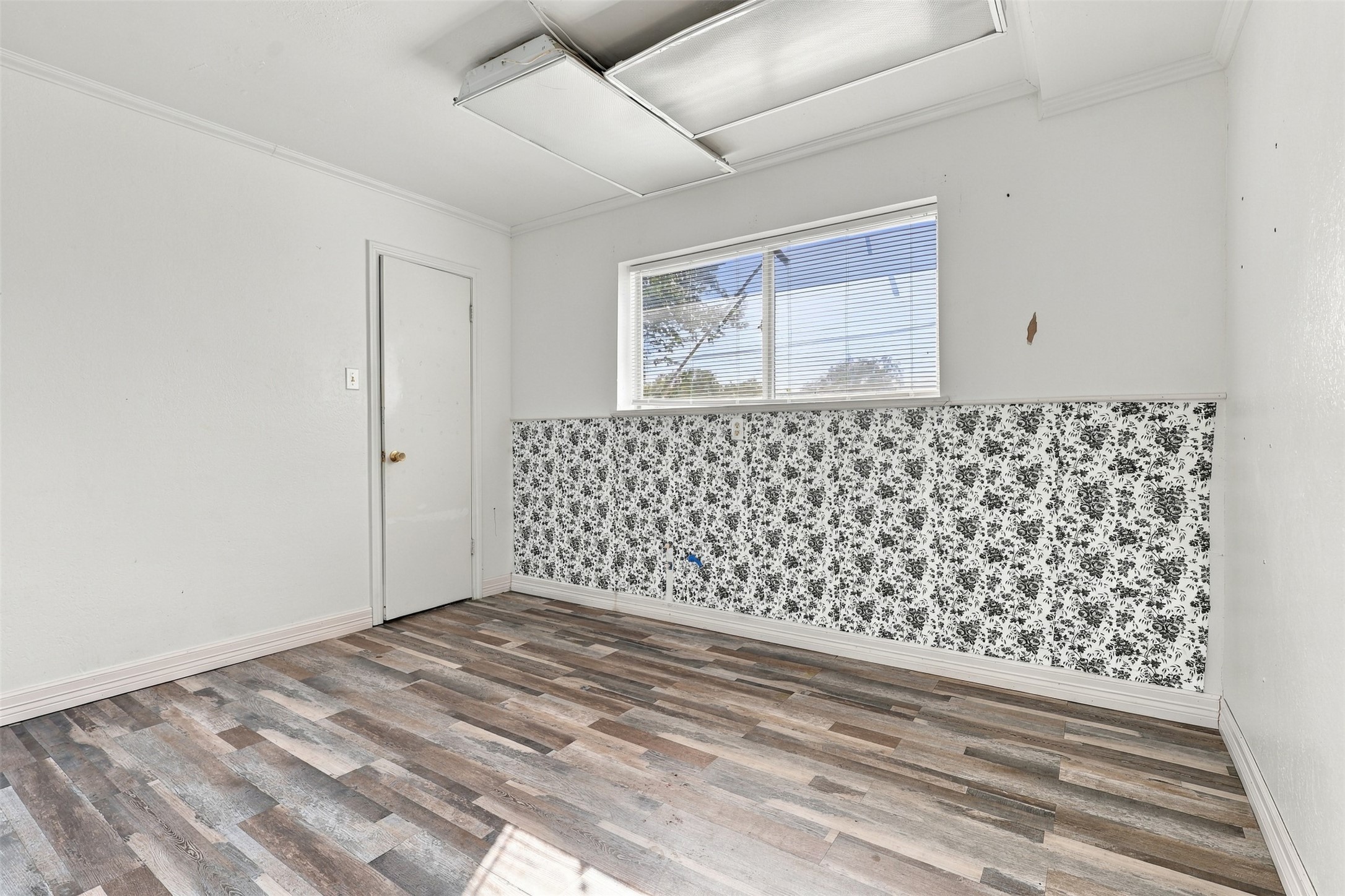 1906 Kings Lane, Alvin, TX 77511