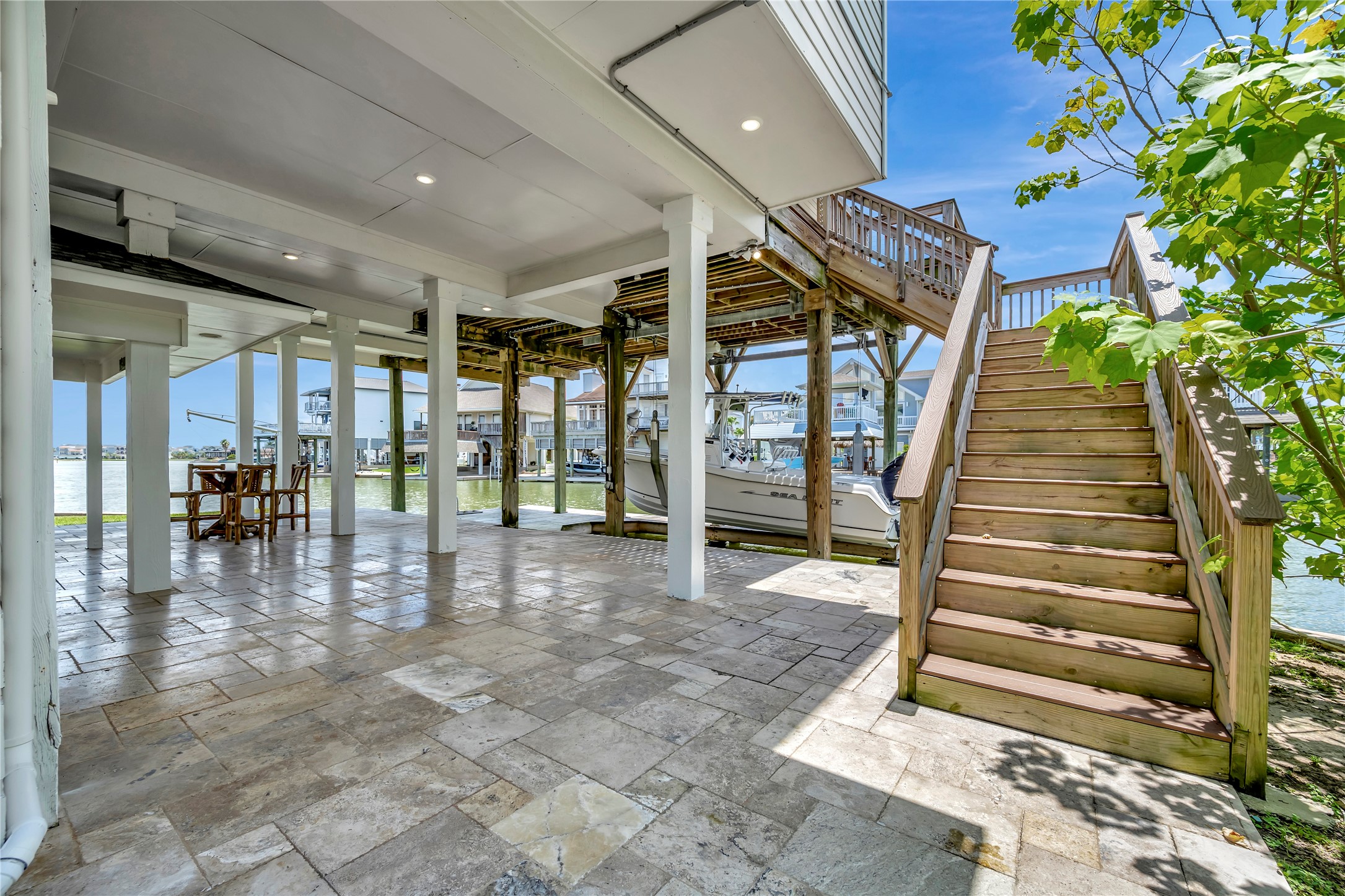 1303 Outrigger, Tiki Island, TX 77554