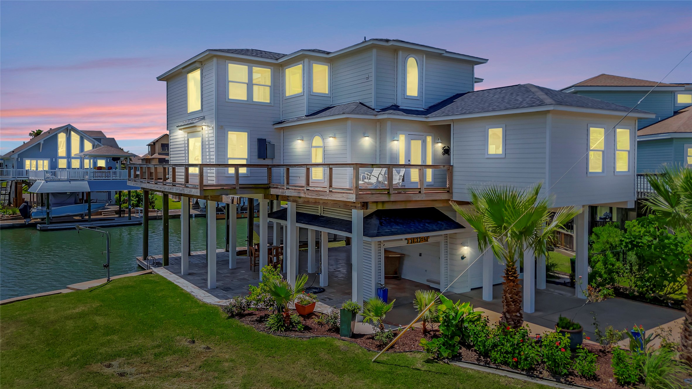 1303 Outrigger, Tiki Island, TX 77554