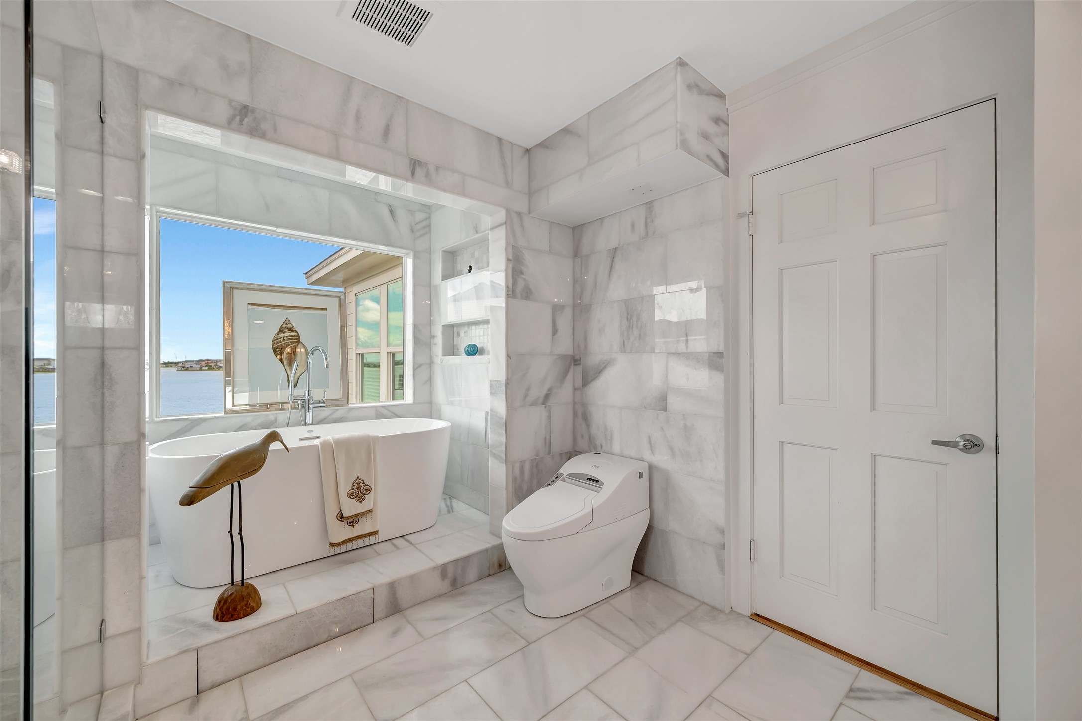1303 Outrigger, Tiki Island, TX 77554