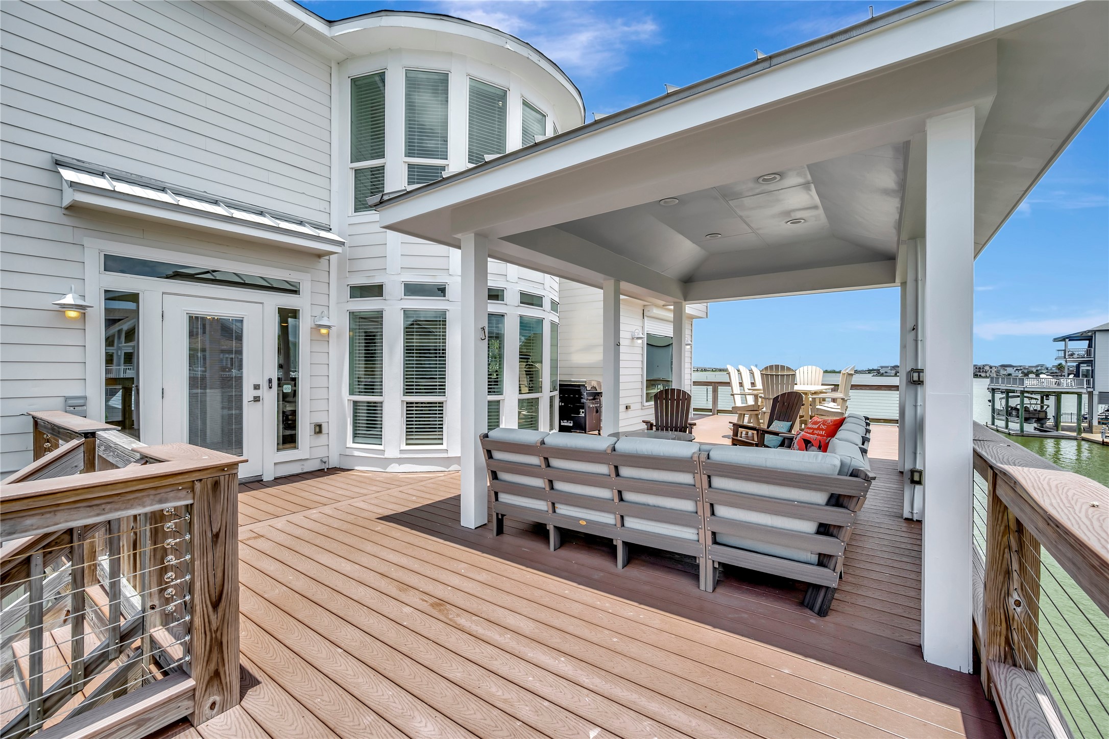 1303 Outrigger, Tiki Island, TX 77554