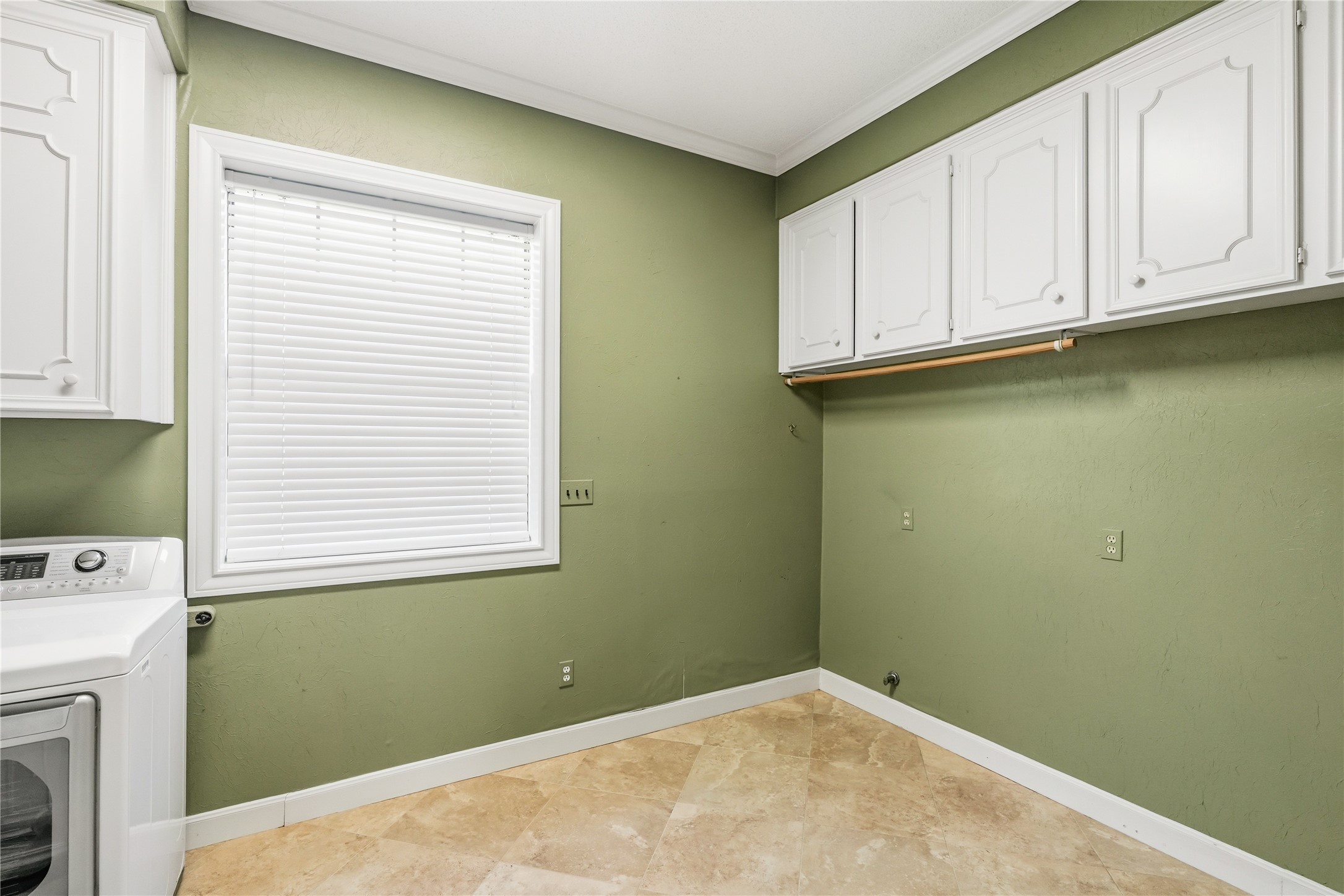 Spacious laundry room