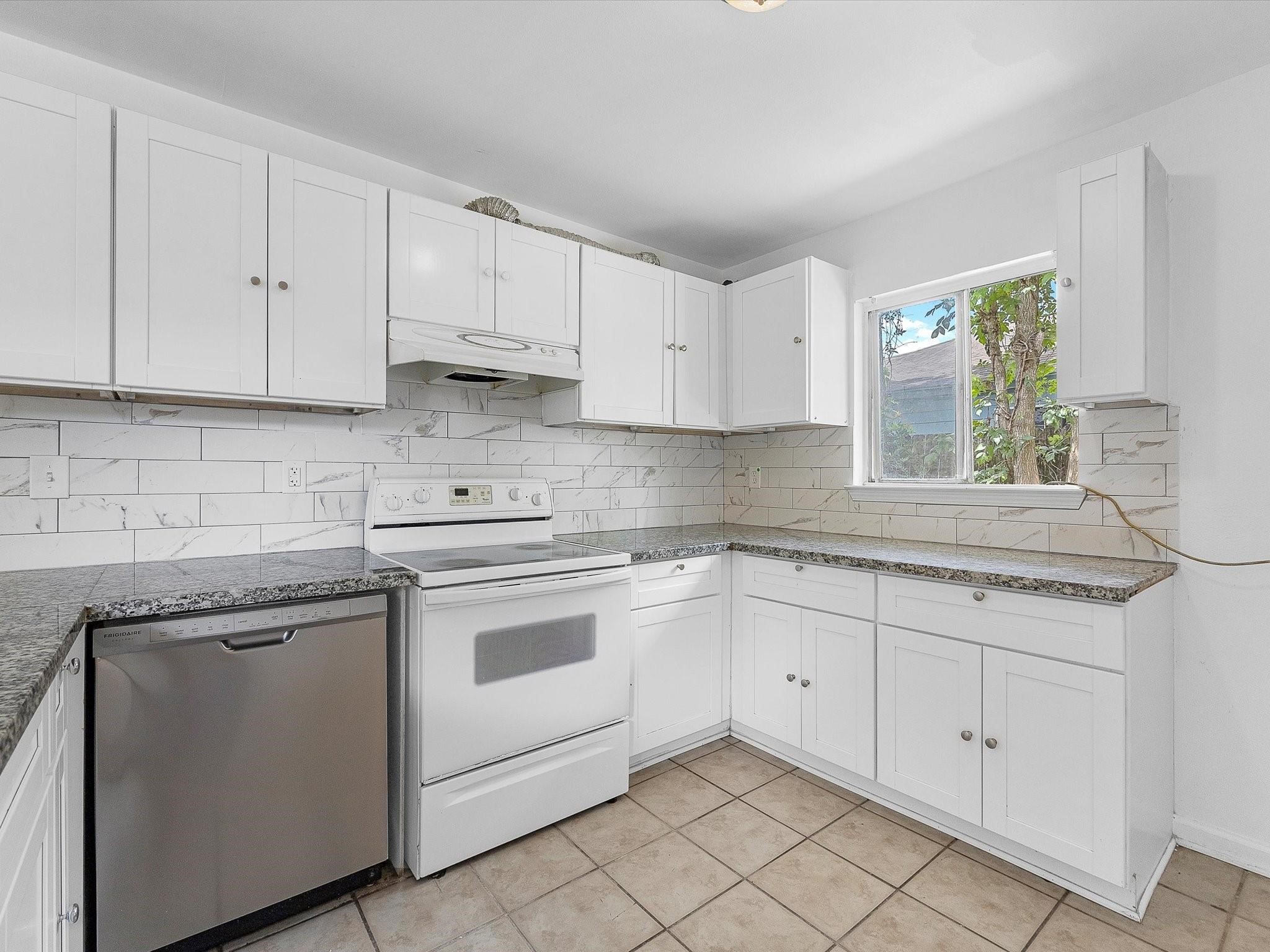 8161 Record Street, Houston, TX 77028