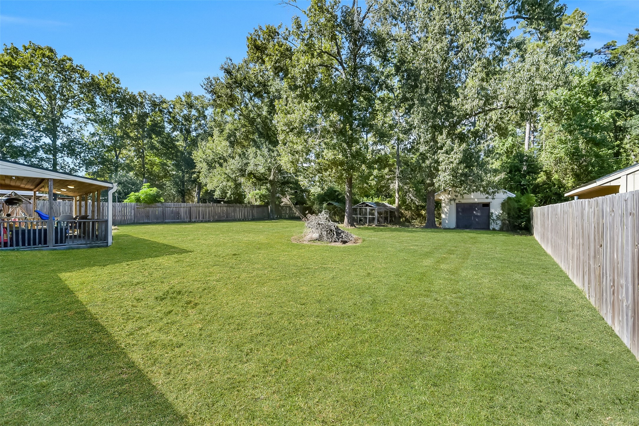 With over 1/3 of an acre lot, this home is a rare find, schedule your appointment today!!