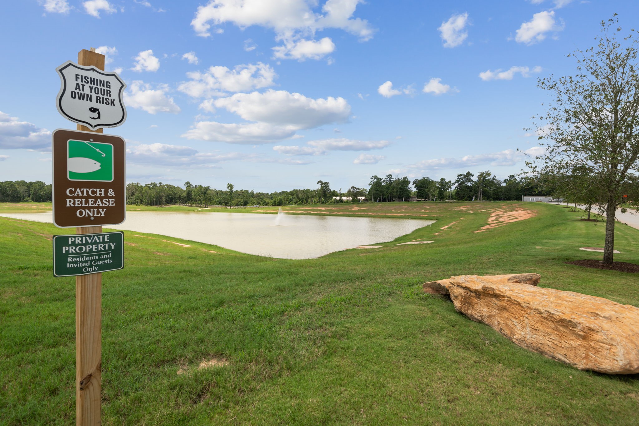 16474 Honeysuckle Hill Drive, Conroe, TX 77303